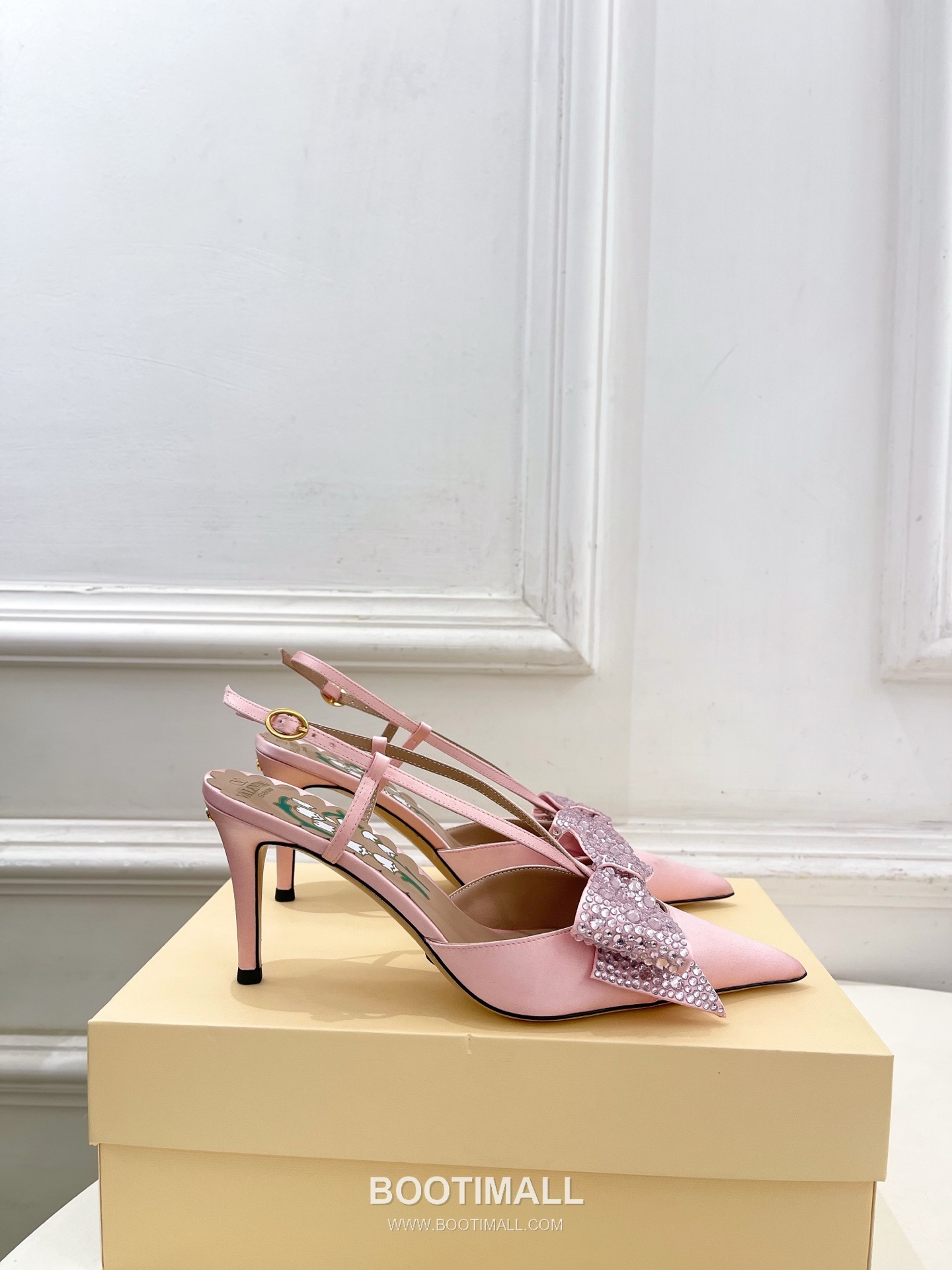 Valentino Garavani Bowow Crystal Butterfly Bow Slingback Pointed Toe Silk Satin High Heels 발렌티노 가라바니 보우와우 크리스탈 나비 리본 슬링백 포인티드 토 실크 새틴 하이힐 2