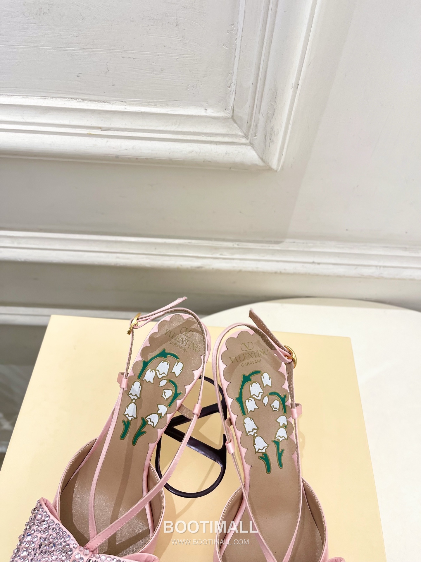 Valentino Garavani Bowow Crystal Butterfly Bow Slingback Pointed Toe Silk Satin High Heels 발렌티노 가라바니 보우와우 크리스탈 나비 리본 슬링백 포인티드 토 실크 새틴 하이힐 7