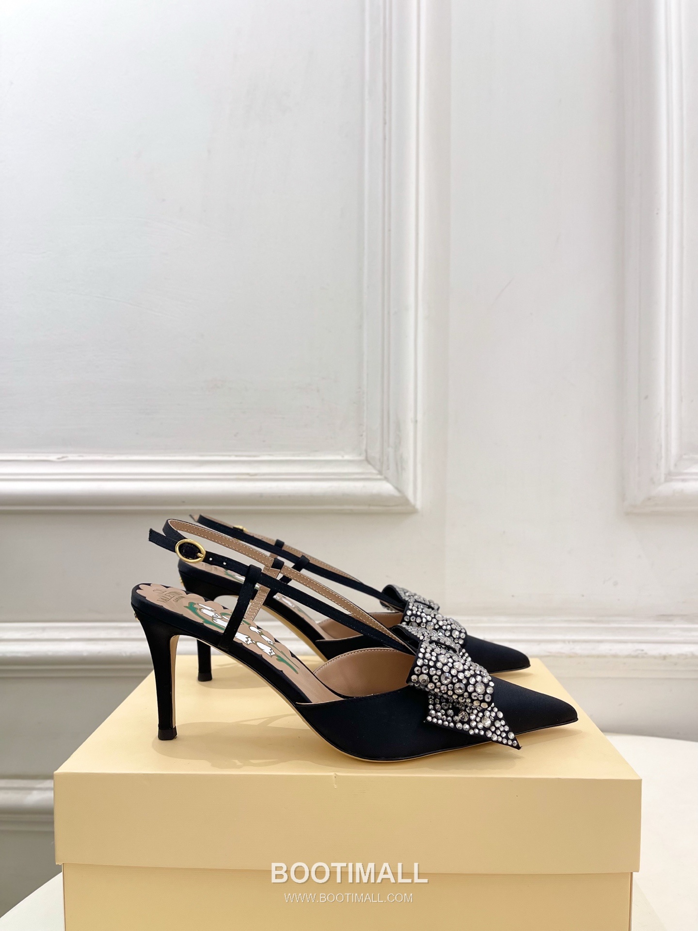 Valentino Garavani Bowow Crystal Butterfly Bow Slingback Pointed Toe Silk Satin High Heels 발렌티노 가라바니 보우와우 크리스탈 나비 리본 슬링백 포인티드 토 실크 새틴 하이힐 2