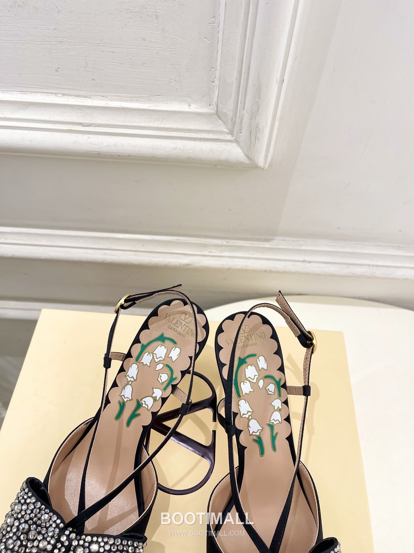 Valentino Garavani Bowow Crystal Butterfly Bow Slingback Pointed Toe Silk Satin High Heels 발렌티노 가라바니 보우와우 크리스탈 나비 리본 슬링백 포인티드 토 실크 새틴 하이힐 7