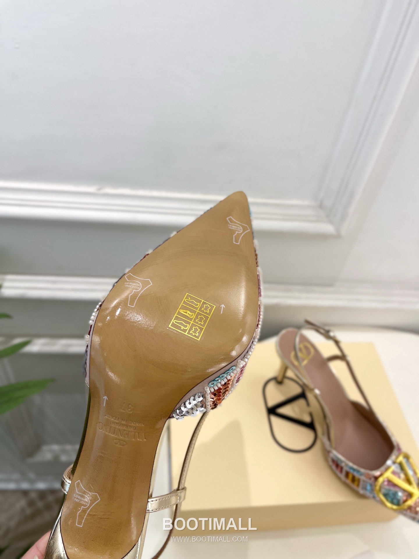 Valentino V Logo Sequin Pointed Toe Stiletto High Heel Pumps Silver 발렌티노 V 로고 시퀸 포인티드 토 스틸레토 하이힐 펌프스 실버 9