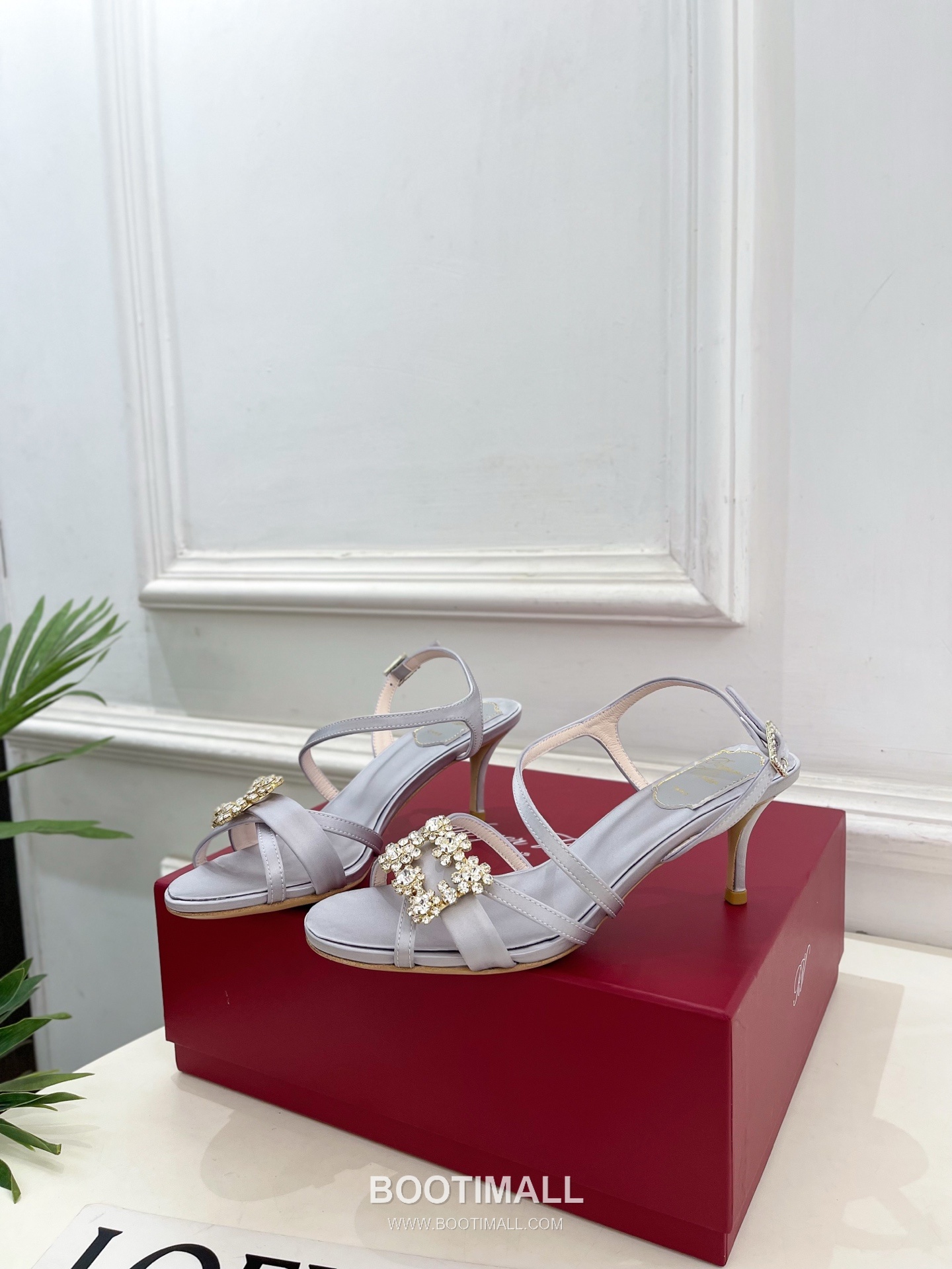 Valentino V Logo Sequin Pointed Toe Stiletto High Heel Pumps Silver 발렌티노 V 로고 시퀸 포인티드 토 스틸레토 하이힐 펌프스 실버 3
