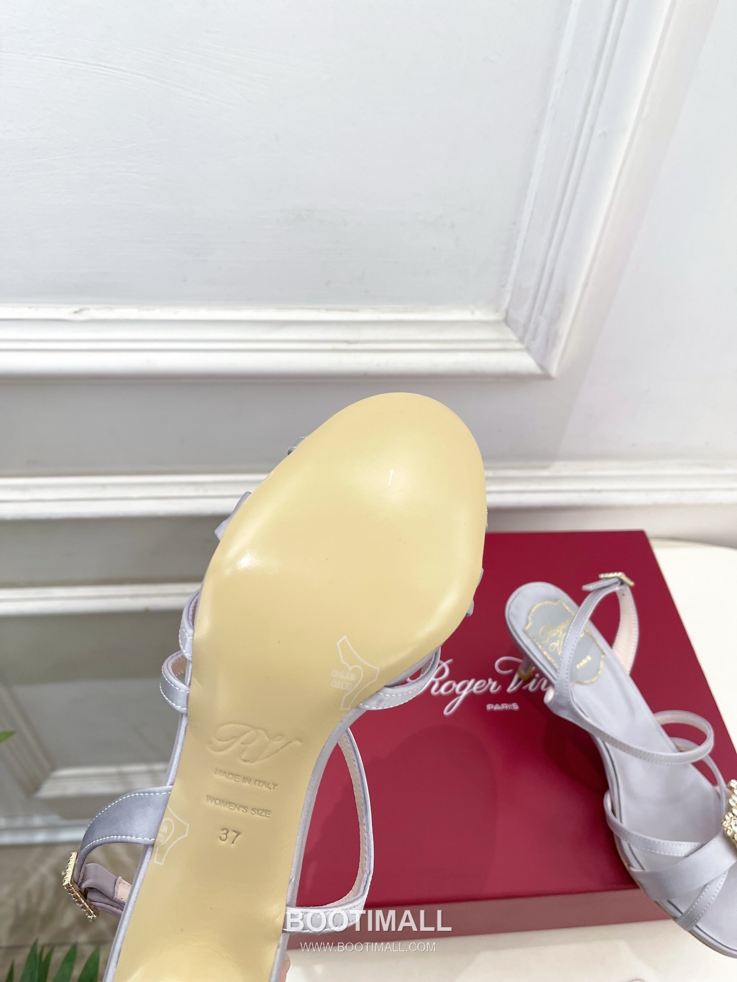 Valentino V Logo Sequin Pointed Toe Stiletto High Heel Pumps Silver 발렌티노 V 로고 시퀸 포인티드 토 스틸레토 하이힐 펌프스 실버 9