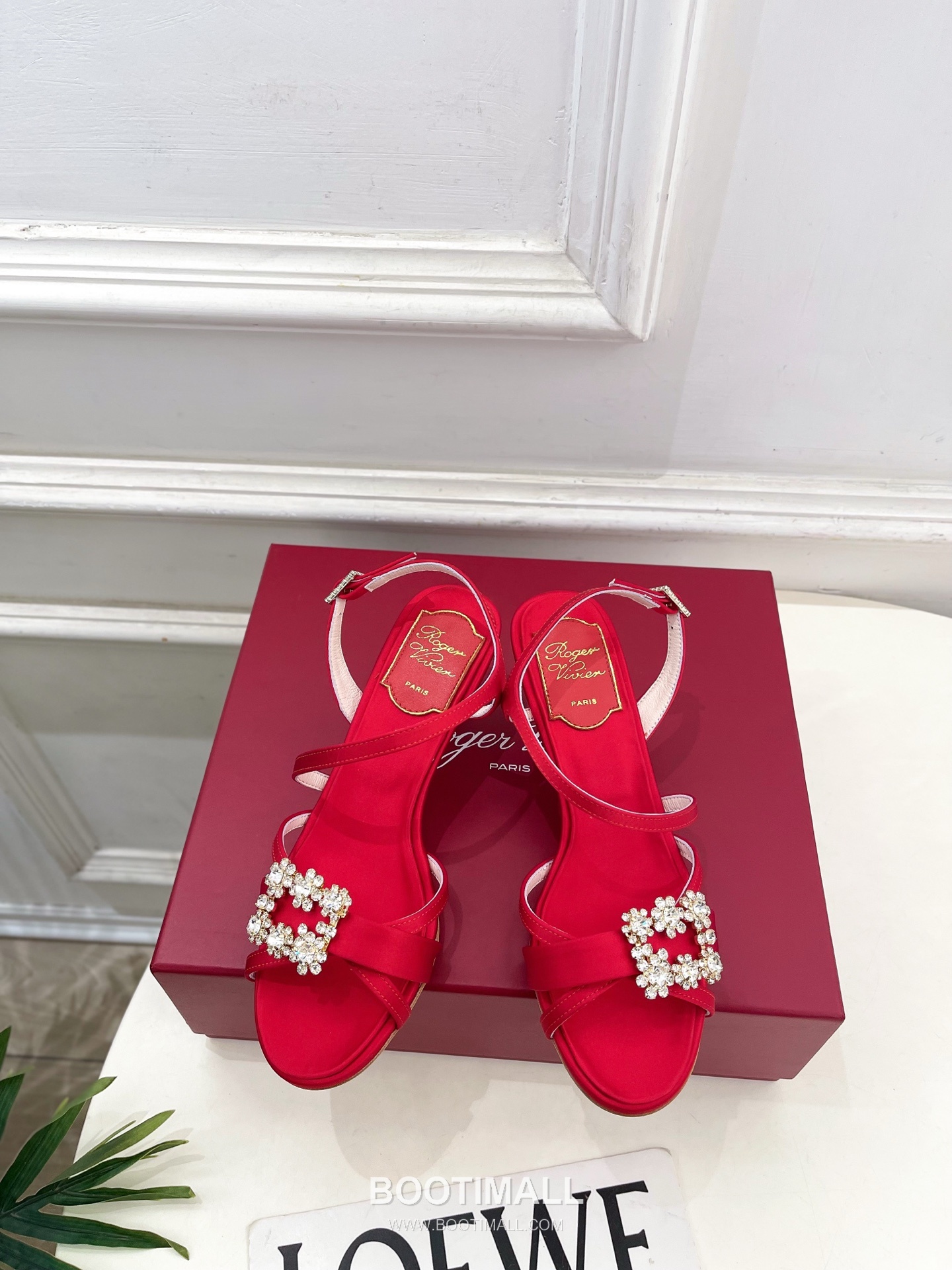 Valentino V Logo Sequin Pointed Toe Stiletto High Heel Pumps Silver 발렌티노 V 로고 시퀸 포인티드 토 스틸레토 하이힐 펌프스 실버 1