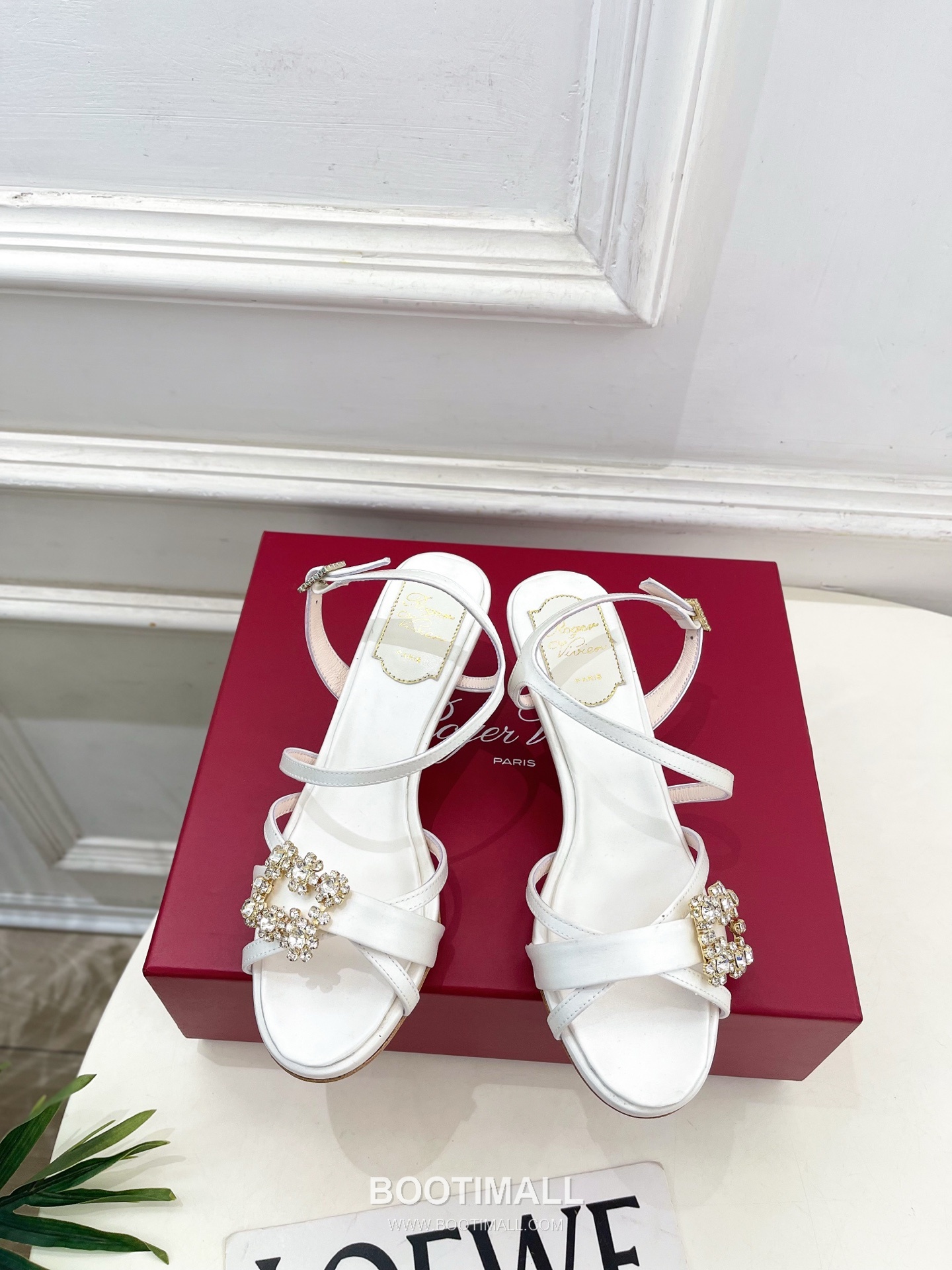 Valentino V Logo Sequin Pointed Toe Stiletto High Heel Pumps Silver 발렌티노 V 로고 시퀸 포인티드 토 스틸레토 하이힐 펌프스 실버 1