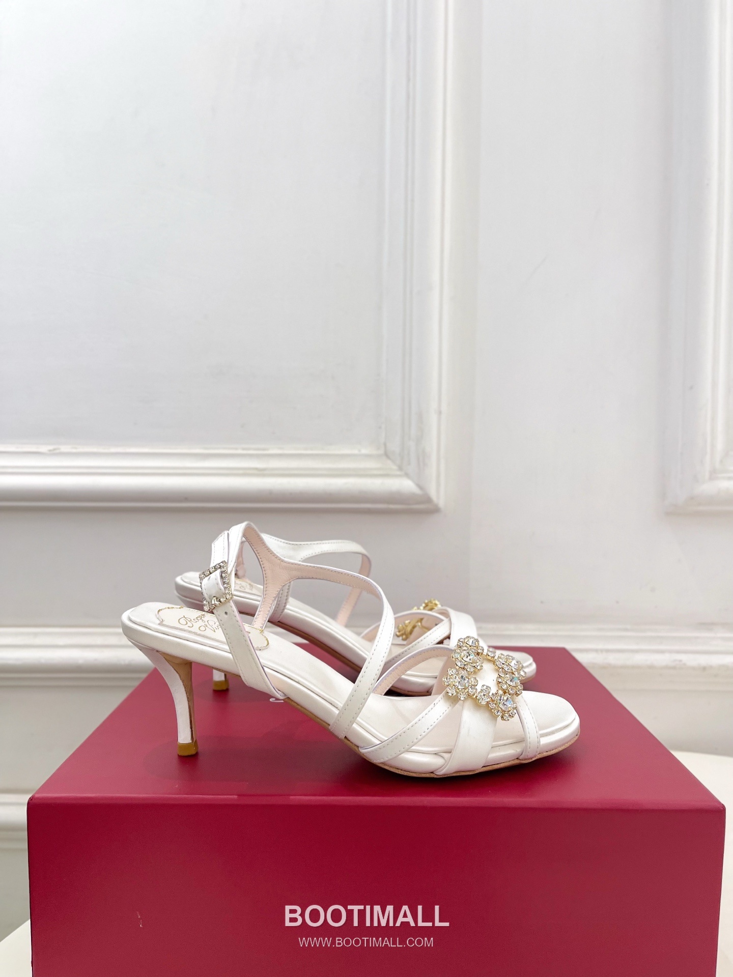 Valentino V Logo Sequin Pointed Toe Stiletto High Heel Pumps Silver 발렌티노 V 로고 시퀸 포인티드 토 스틸레토 하이힐 펌프스 실버 2