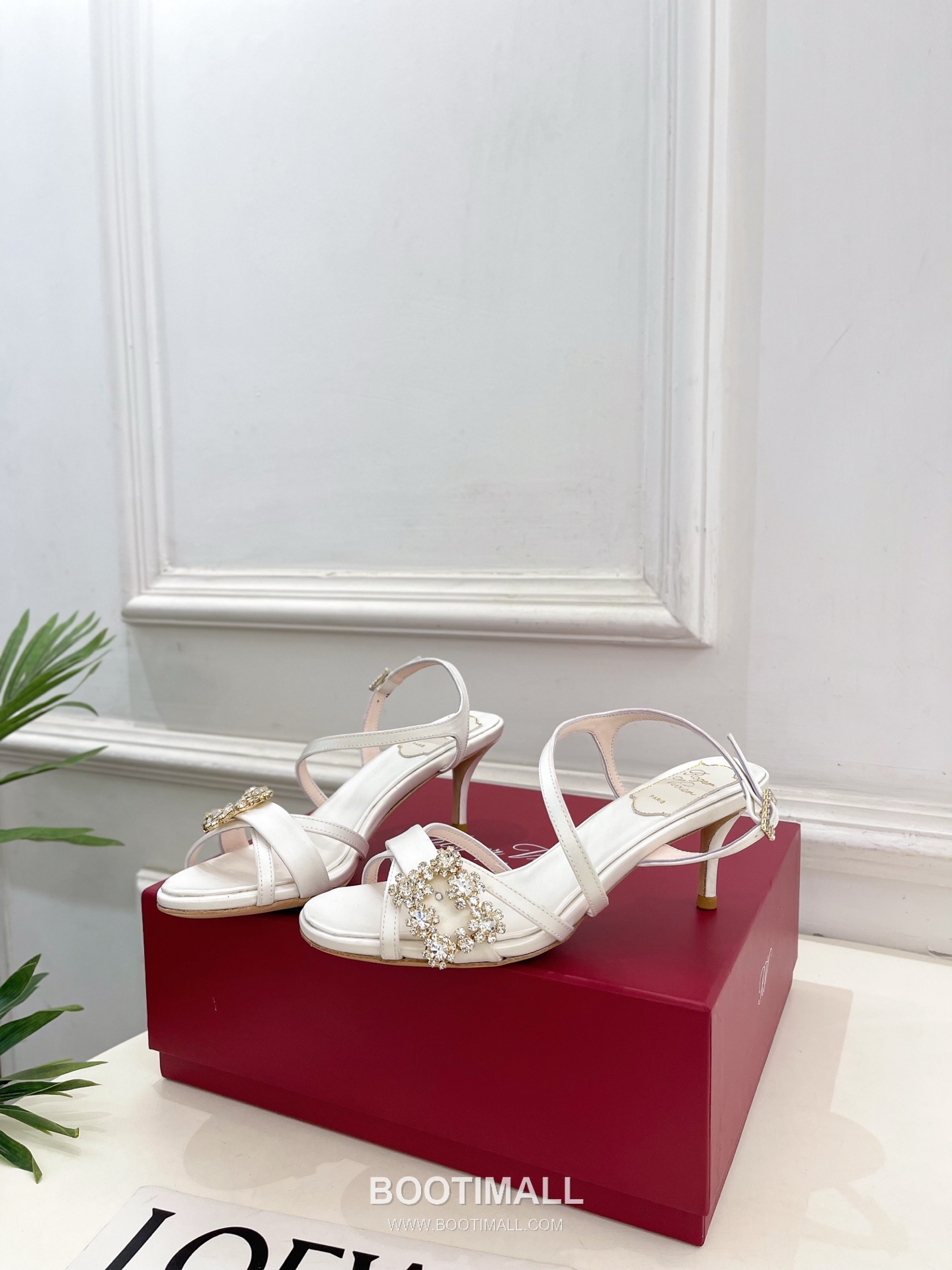 Valentino V Logo Sequin Pointed Toe Stiletto High Heel Pumps Silver 발렌티노 V 로고 시퀸 포인티드 토 스틸레토 하이힐 펌프스 실버 3