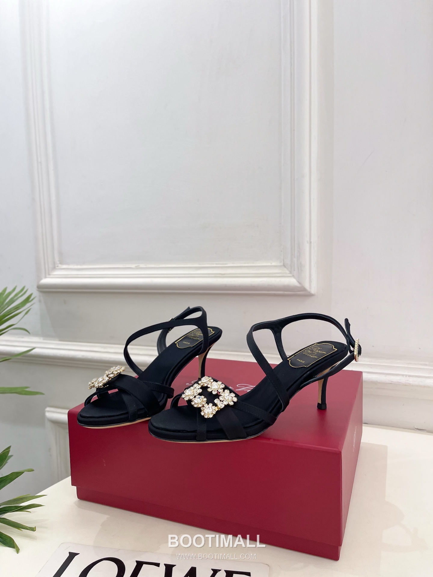 Valentino V Logo Sequin Pointed Toe Stiletto High Heel Pumps Silver 발렌티노 V 로고 시퀸 포인티드 토 스틸레토 하이힐 펌프스 실버 3