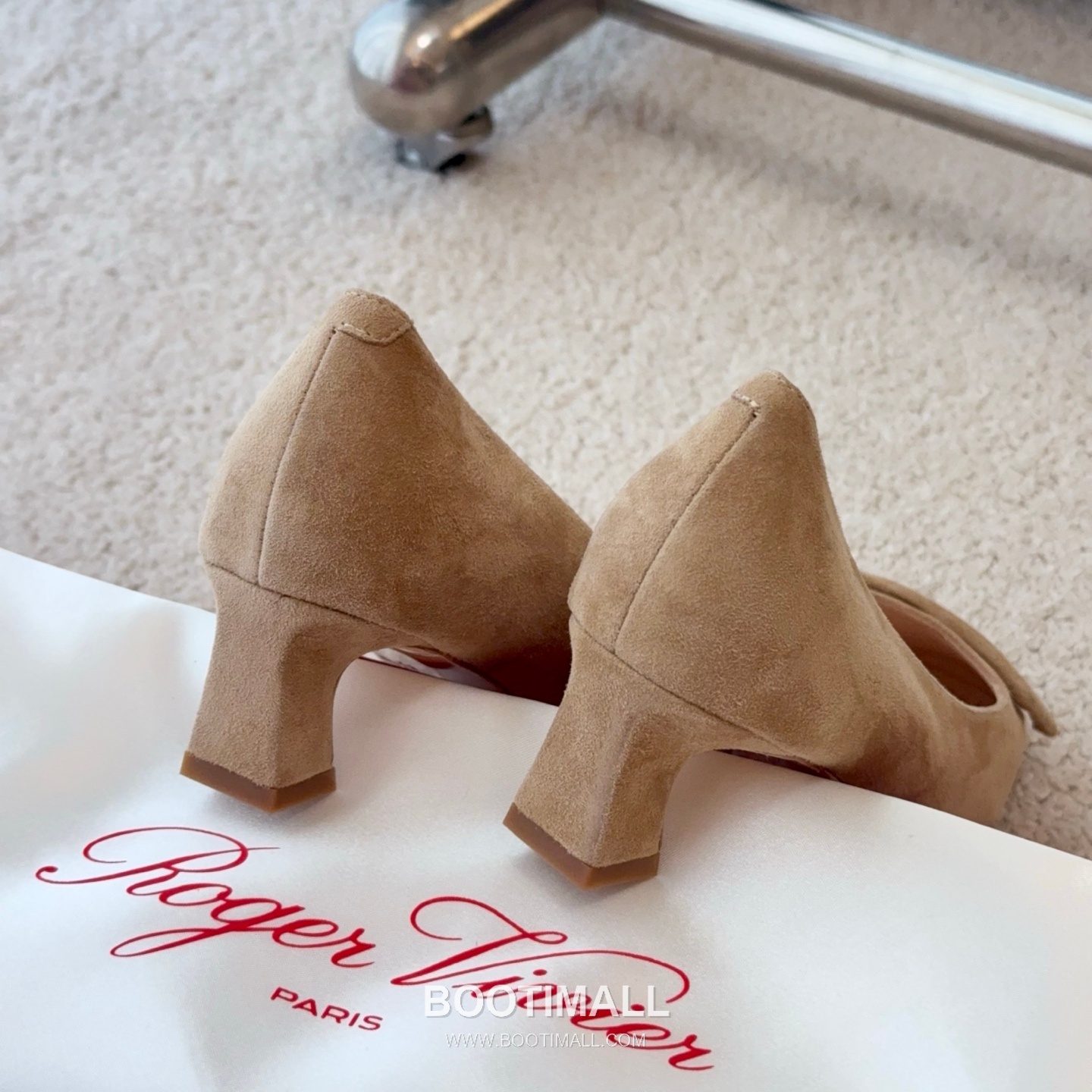 Roger Vivier Trompette Suede Pointed Toe Pumps 로저비비에 트롱페트 스웨이드 포인티드 토 펌프스 8