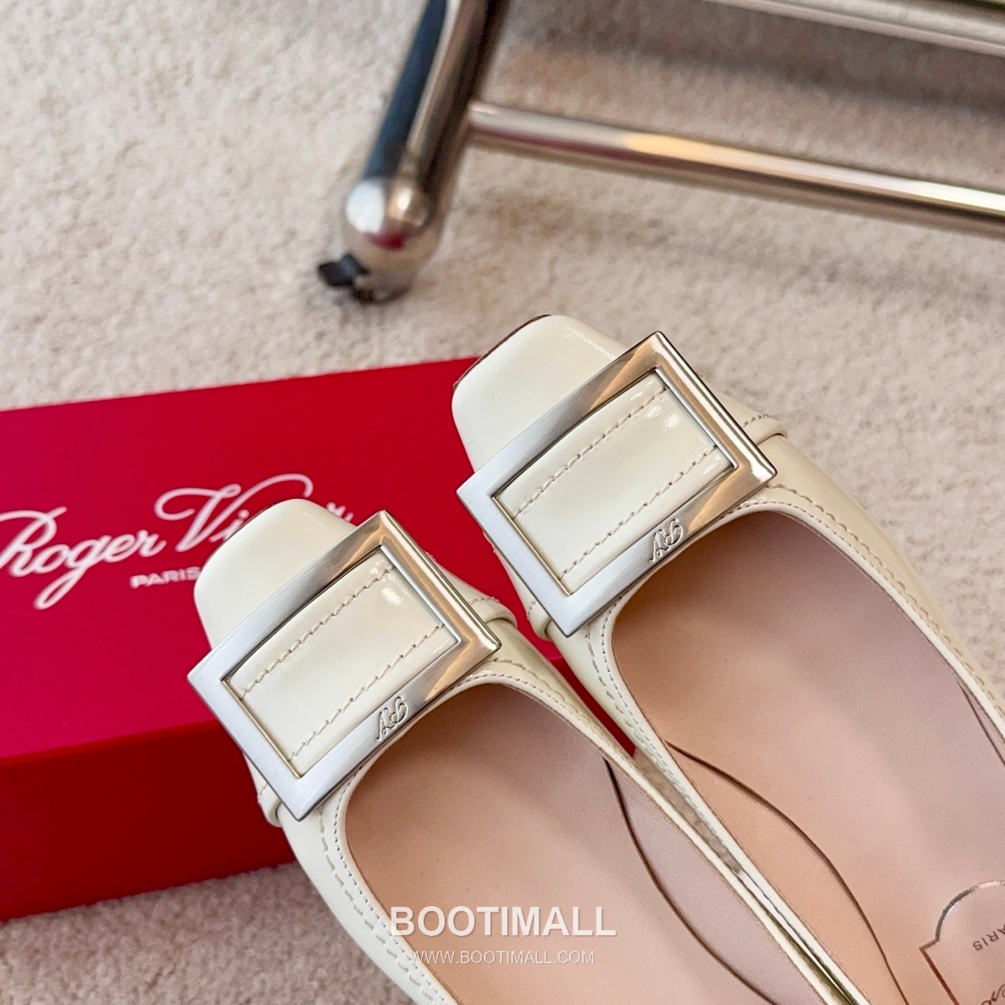 Roger Vivier Trompette Stitched Calfskin White Pumps 로저비비에 트롱페트 스티치 송아지가죽 화이트 펌프스 7