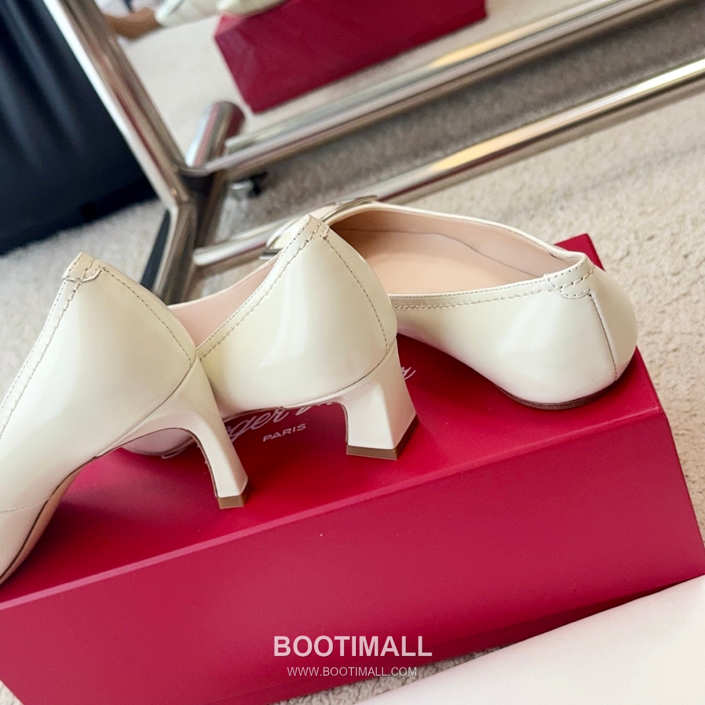 Roger Vivier Trompette Stitched Calfskin White Pumps 로저비비에 트롱페트 스티치 송아지가죽 화이트 펌프스 8