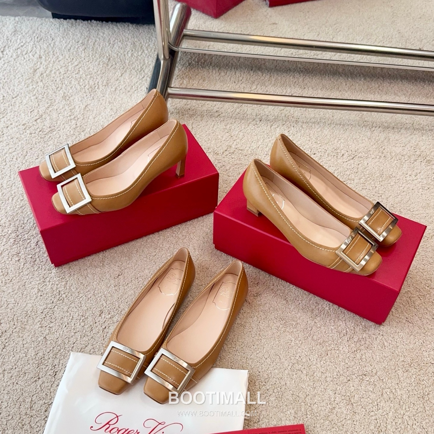 Roger Vivier Trompette Stitched Calfskin White Pumps 로저비비에 트롱페트 스티치 송아지가죽 화이트 펌프스 1