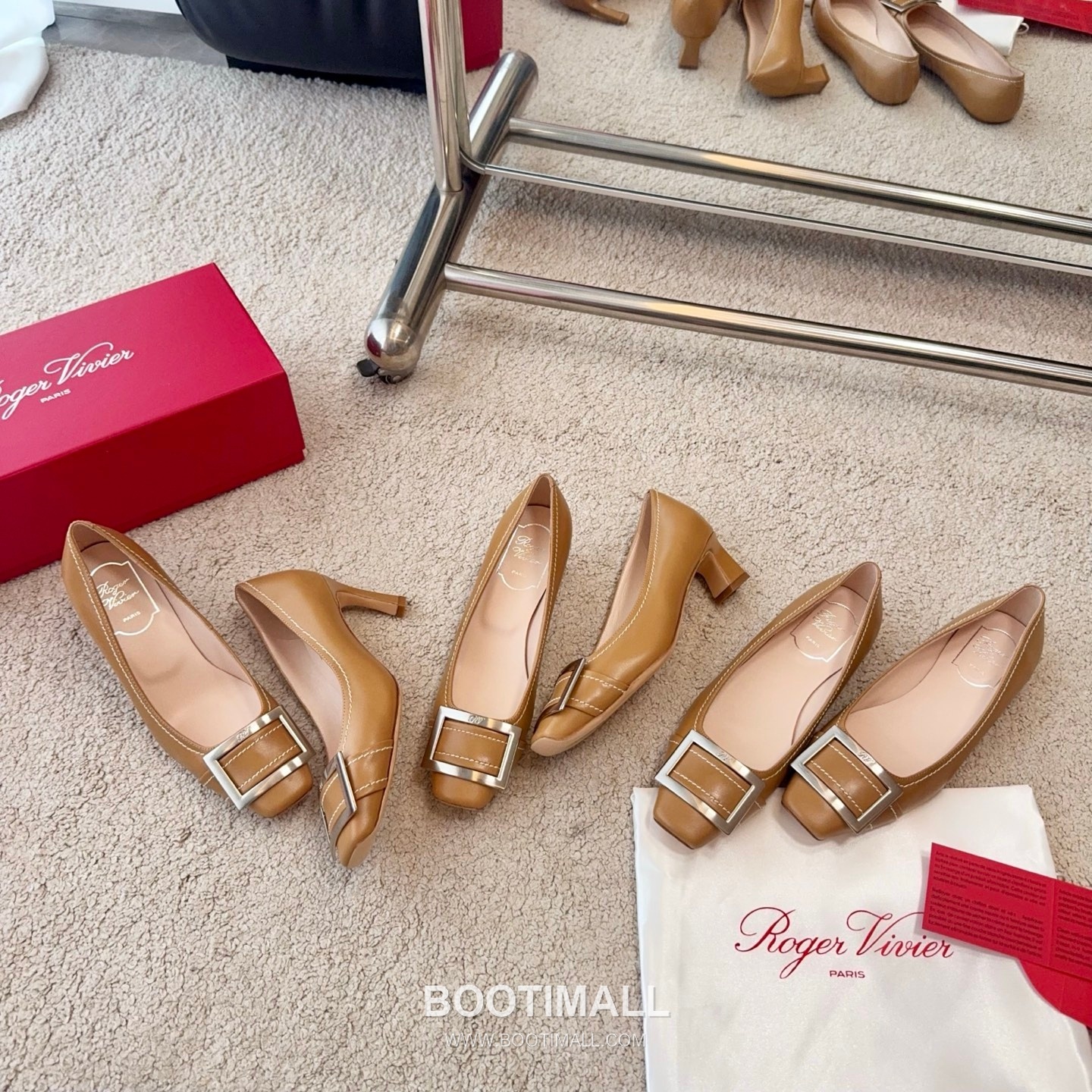 Roger Vivier Trompette Stitched Calfskin White Pumps 로저비비에 트롱페트 스티치 송아지가죽 화이트 펌프스 3