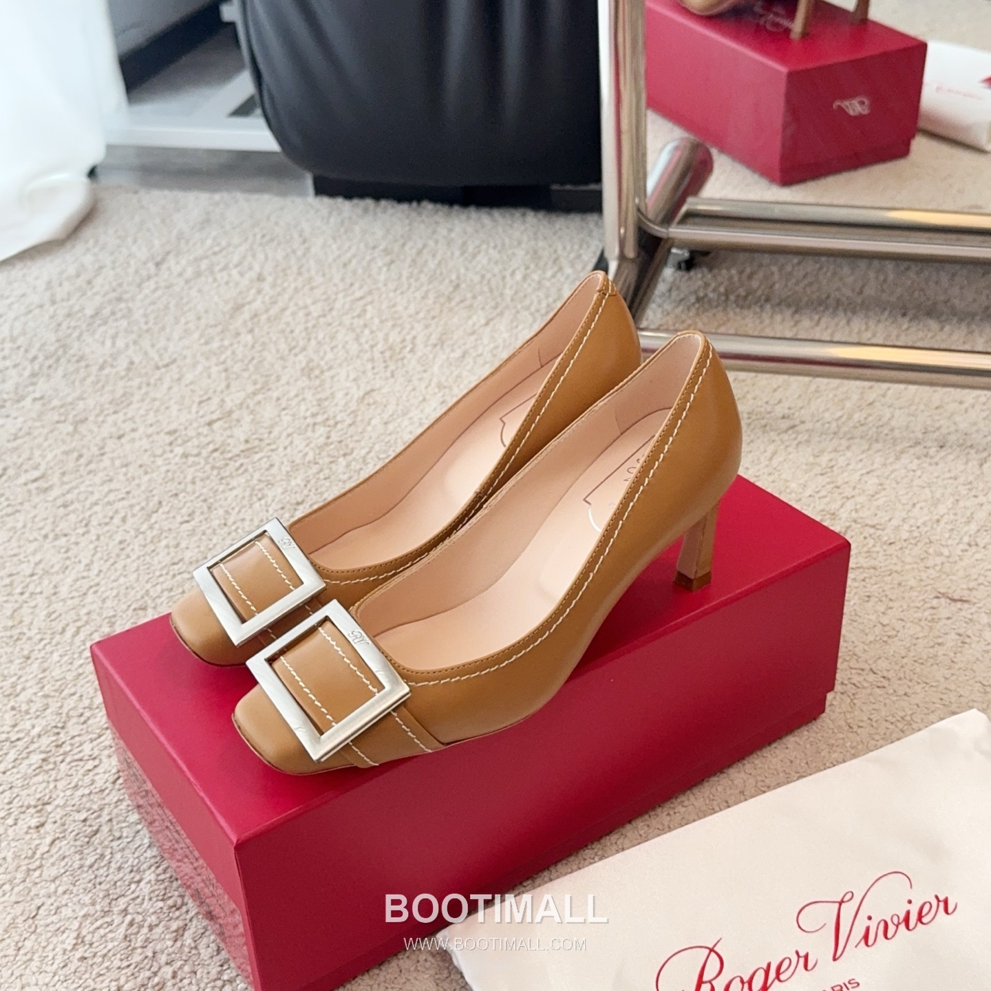 Roger Vivier Trompette Stitched Calfskin White Pumps 로저비비에 트롱페트 스티치 송아지가죽 화이트 펌프스 4