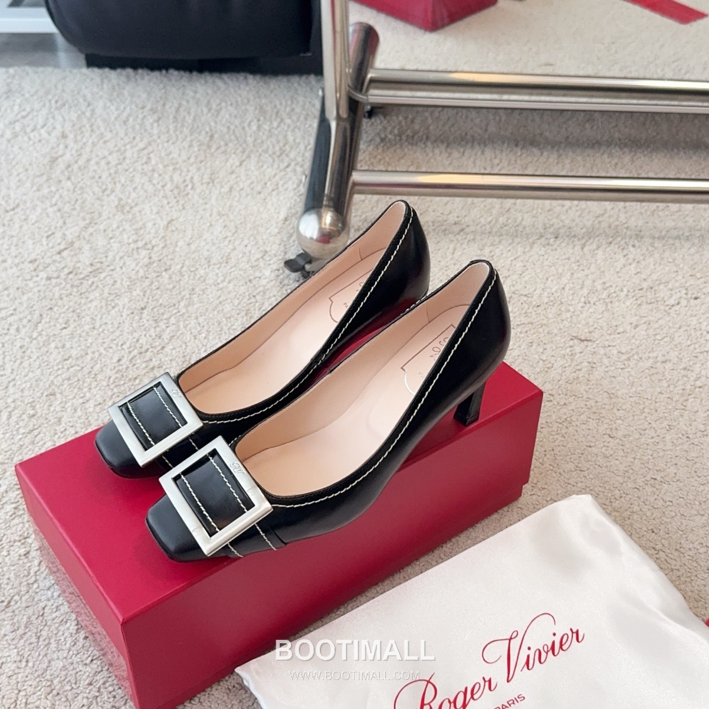 Roger Vivier Trompette Stitched Calfskin White Pumps 로저비비에 트롱페트 스티치 송아지가죽 화이트 펌프스 4