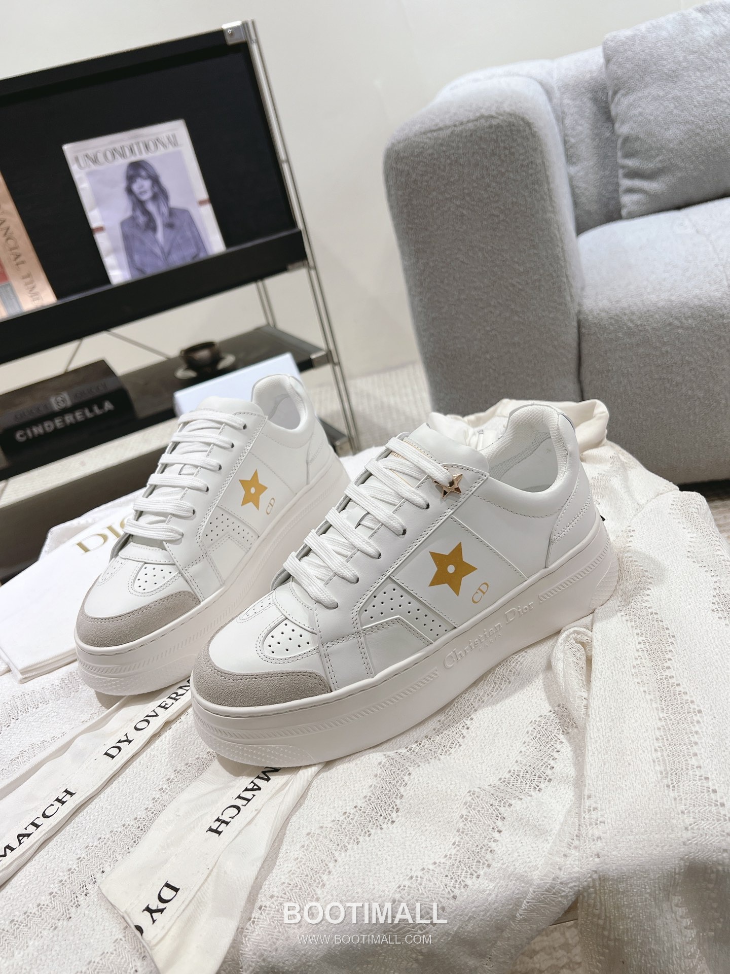 Dior Platform Thick Sole Suede Leather Star Detail Casual Sneakers 디올 플랫폼 두꺼운 밑창 스웨이드 레더 스타 디테일 캐주얼 스니커즈 3