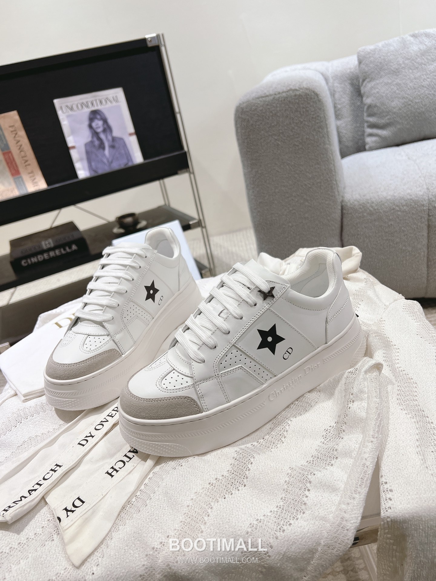 Dior Platform Thick Sole Suede Leather Star Detail Casual Sneakers 디올 플랫폼 두꺼운 밑창 스웨이드 레더 스타 디테일 캐주얼 스니커즈 3