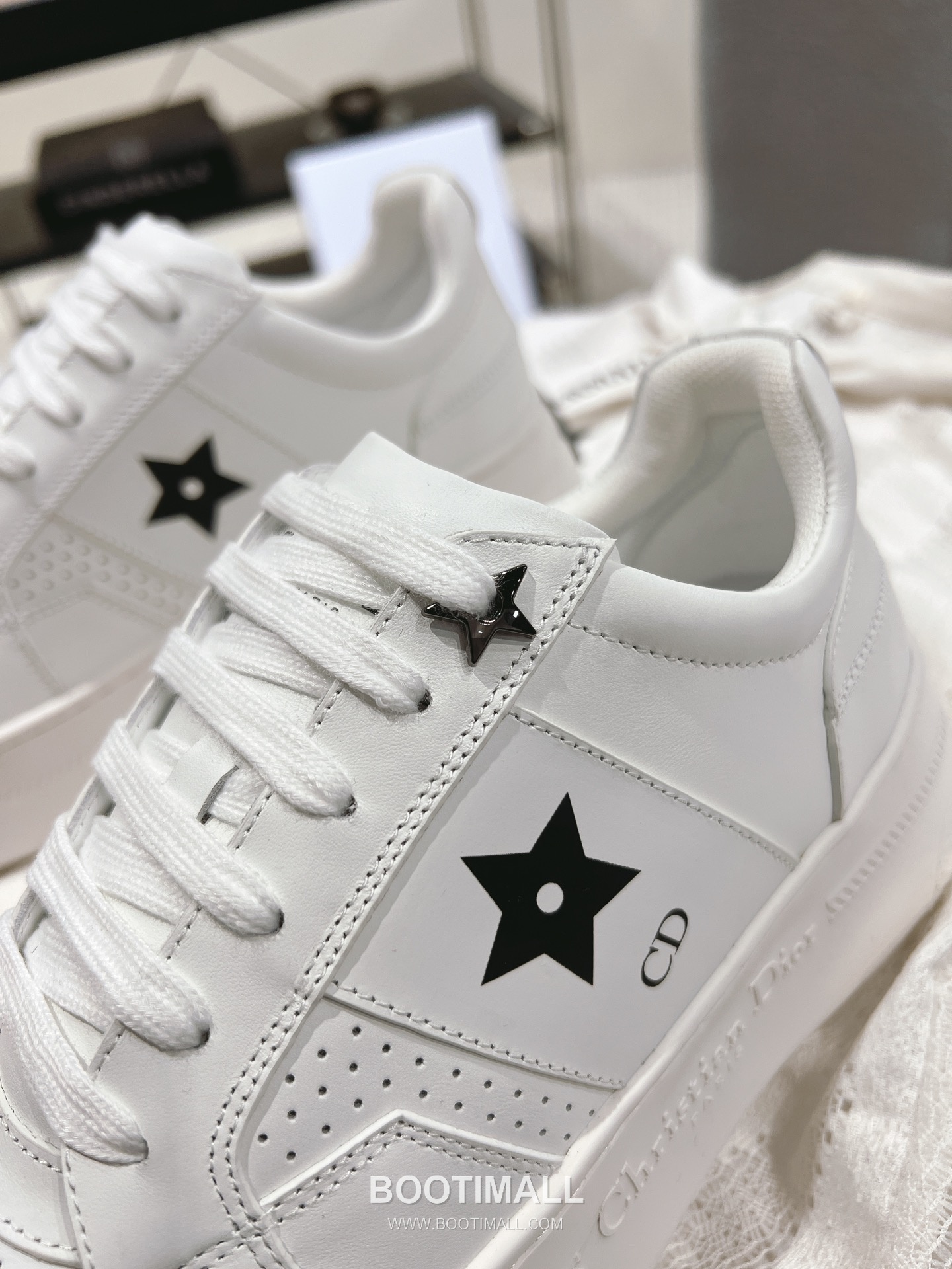 Dior Platform Thick Sole Suede Leather Star Detail Casual Sneakers 디올 플랫폼 두꺼운 밑창 스웨이드 레더 스타 디테일 캐주얼 스니커즈 4