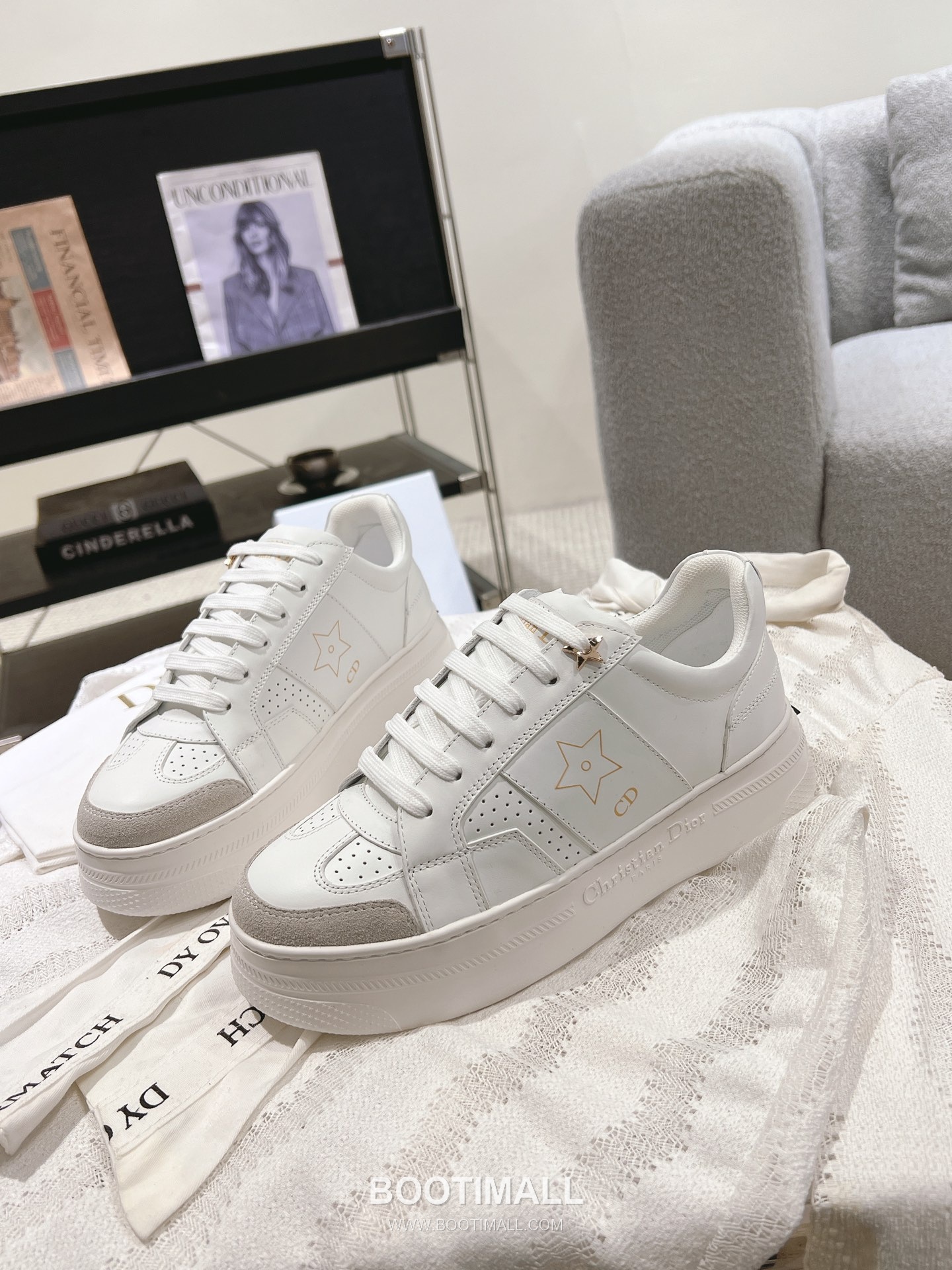 Dior Platform Thick Sole Suede Leather Star Detail Casual Sneakers 디올 플랫폼 두꺼운 밑창 스웨이드 레더 스타 디테일 캐주얼 스니커즈 3