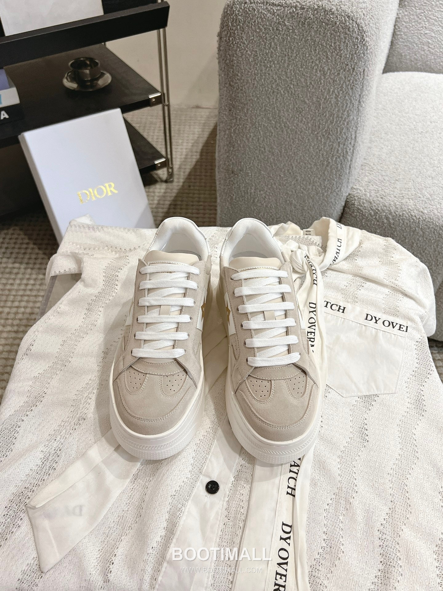 Dior Platform Thick Sole Suede Leather Star Detail Casual Sneakers 디올 플랫폼 두꺼운 밑창 스웨이드 레더 스타 디테일 캐주얼 스니커즈 1