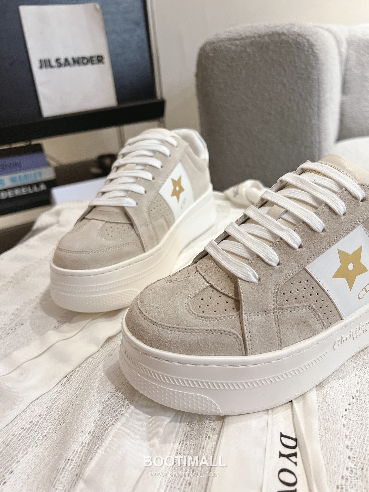 Dior Platform Thick Sole Suede Leather Star Detail Casual Sneakers 디올 플랫폼 두꺼운 밑창 스웨이드 레더 스타 디테일 캐주얼 스니커즈 4