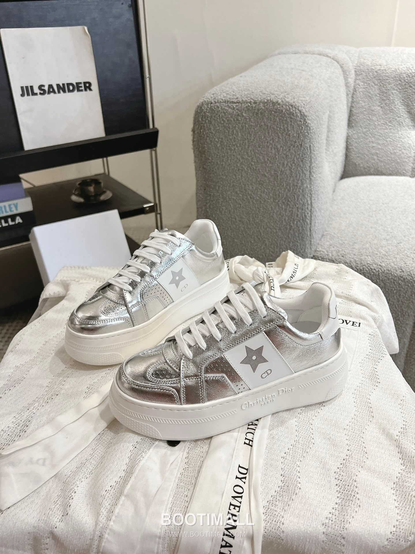 Dior Platform Thick Sole Suede Leather Star Detail Casual Sneakers 디올 플랫폼 두꺼운 밑창 스웨이드 레더 스타 디테일 캐주얼 스니커즈 2