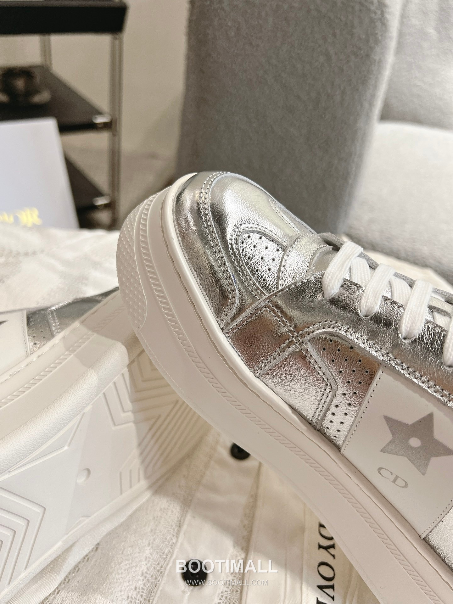 Dior Platform Thick Sole Suede Leather Star Detail Casual Sneakers 디올 플랫폼 두꺼운 밑창 스웨이드 레더 스타 디테일 캐주얼 스니커즈 4