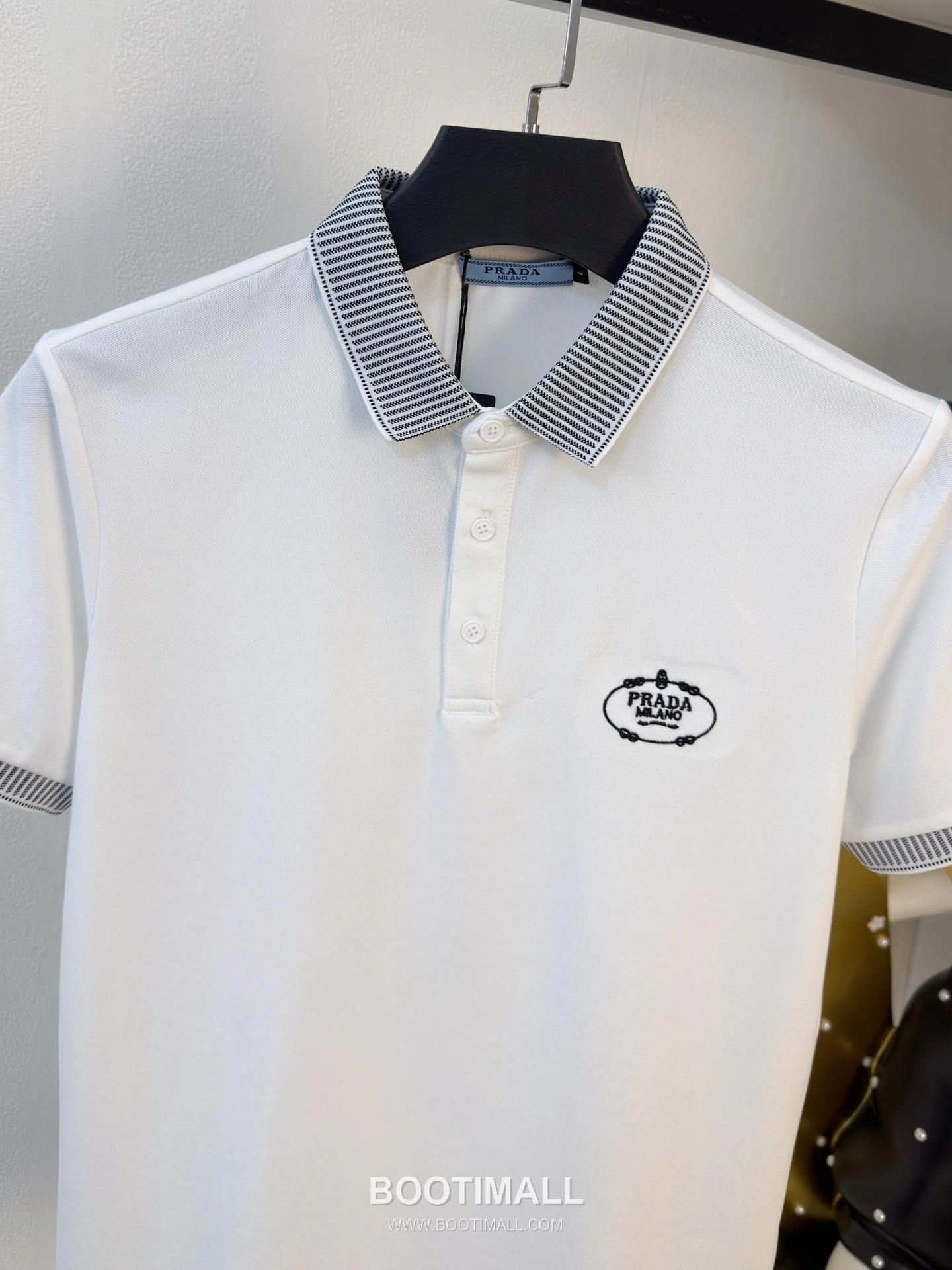Prada Logo Pique Cotton Polo Shirt Black White 프라다 로고 피케 코튼 폴로 셔츠 블랙 화이트 3
