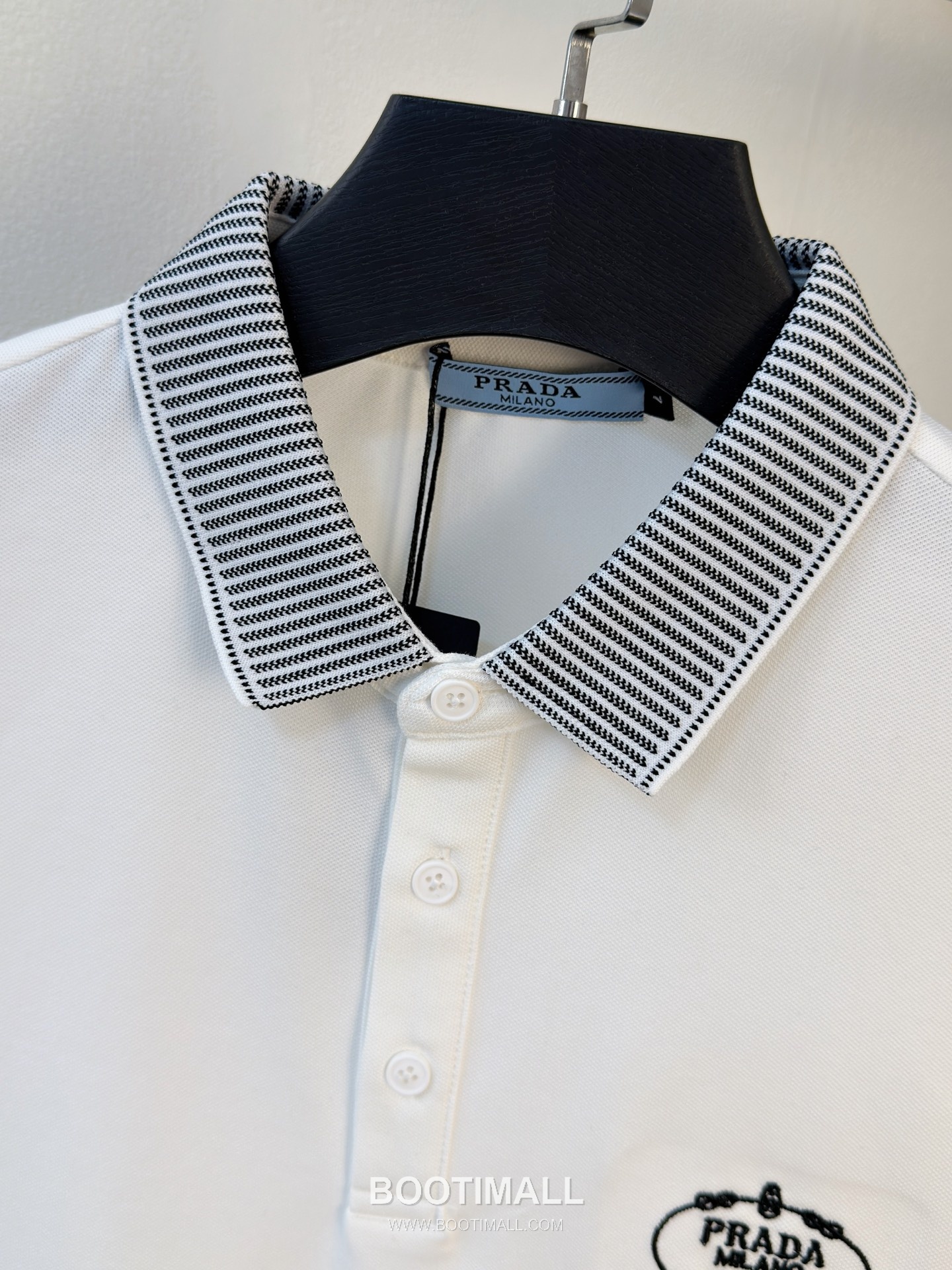 Prada Logo Pique Cotton Polo Shirt Black White 프라다 로고 피케 코튼 폴로 셔츠 블랙 화이트 4