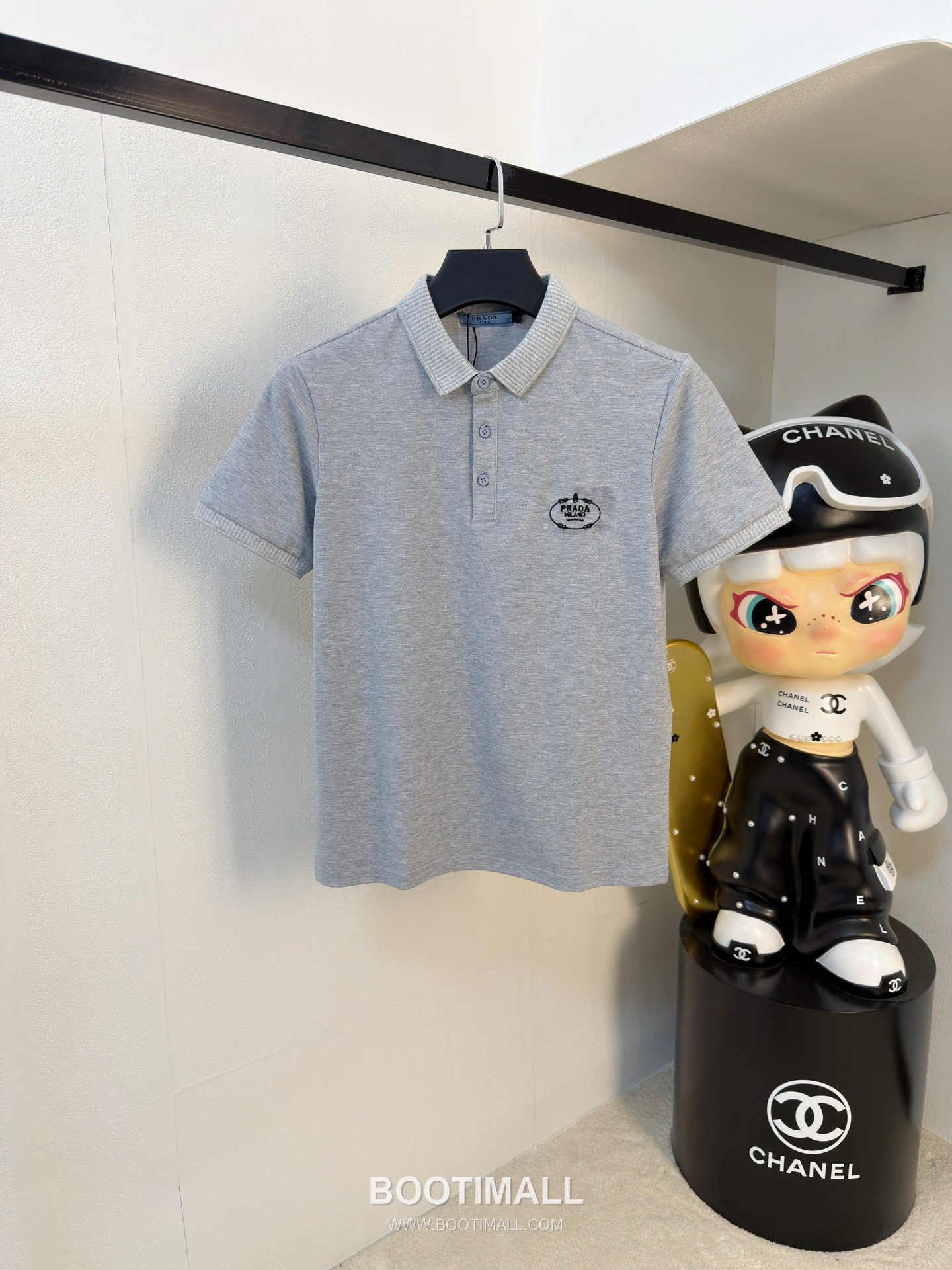 Prada Logo Pique Cotton Polo Shirt Black White 프라다 로고 피케 코튼 폴로 셔츠 블랙 화이트 1