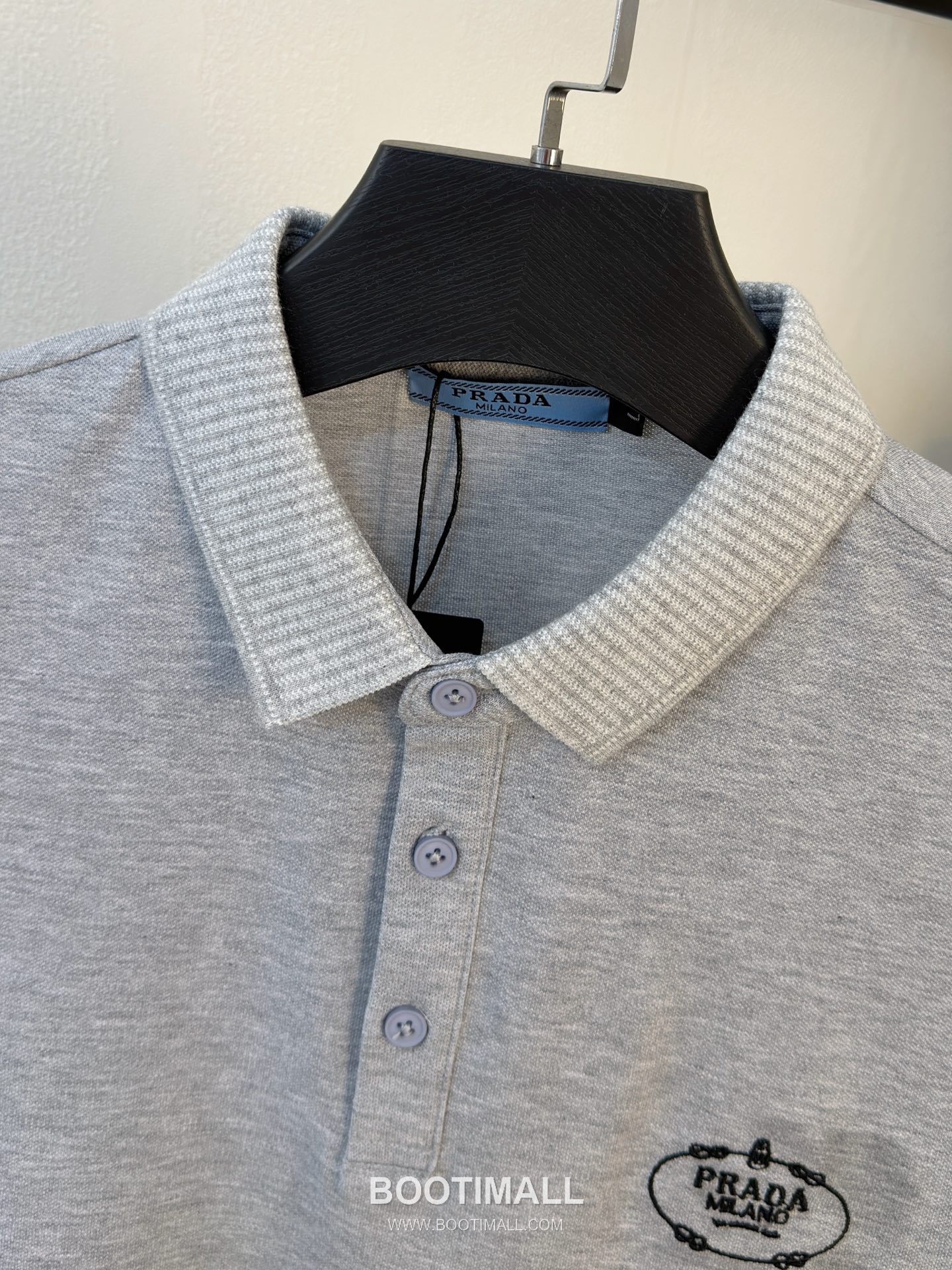 Prada Logo Pique Cotton Polo Shirt Black White 프라다 로고 피케 코튼 폴로 셔츠 블랙 화이트 3