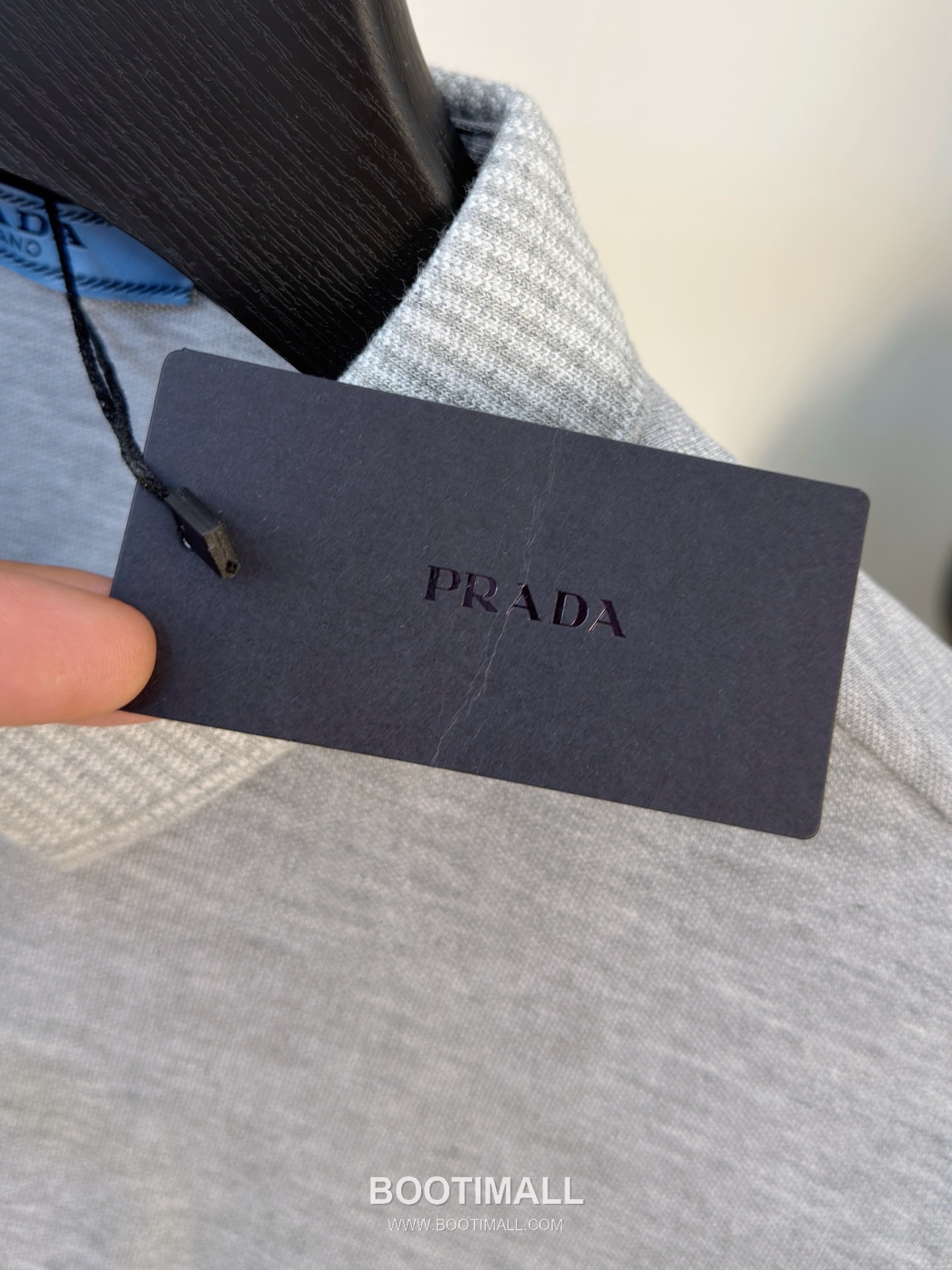 Prada Logo Pique Cotton Polo Shirt Black White 프라다 로고 피케 코튼 폴로 셔츠 블랙 화이트 4