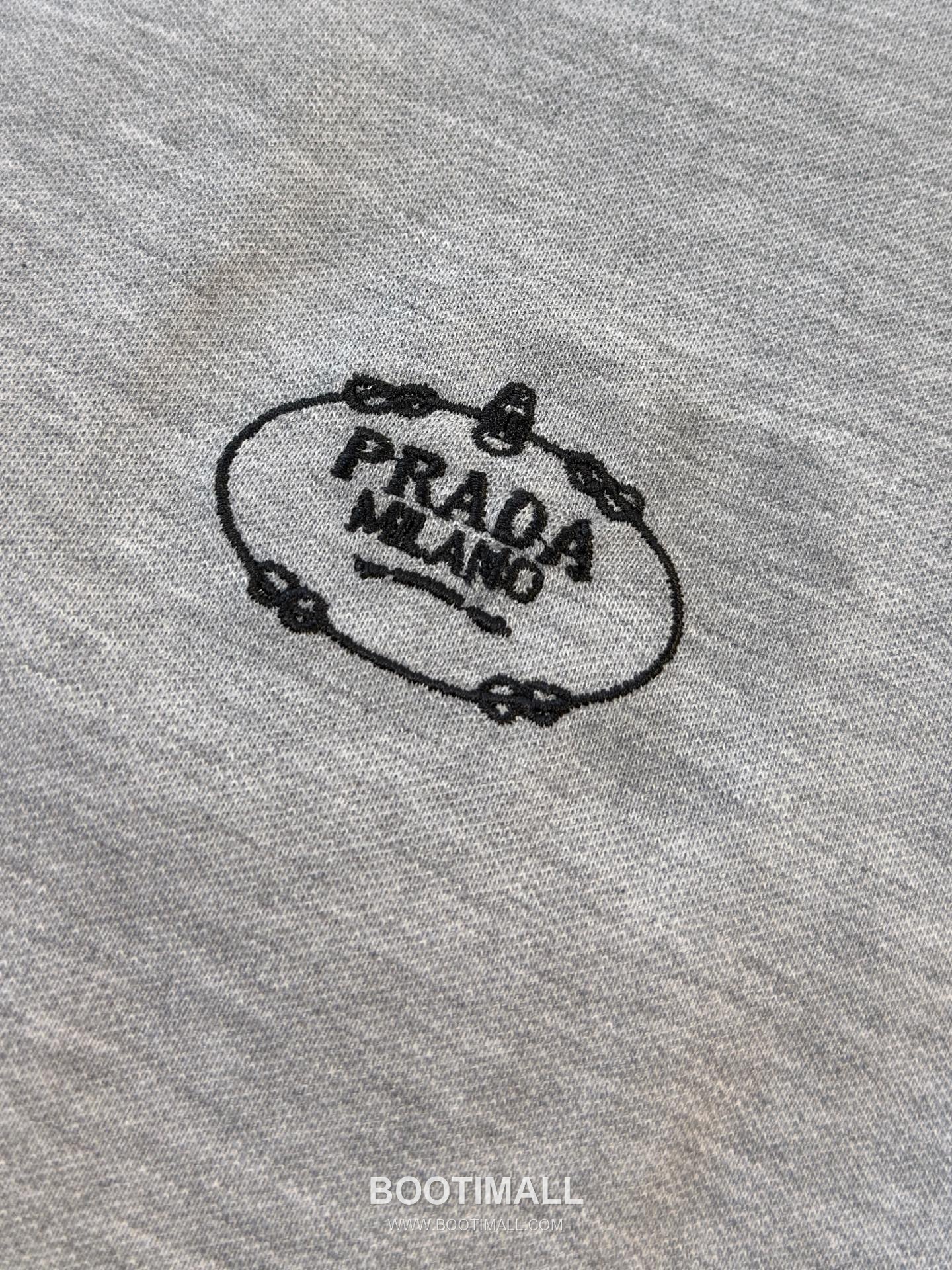 Prada Logo Pique Cotton Polo Shirt Black White 프라다 로고 피케 코튼 폴로 셔츠 블랙 화이트 5