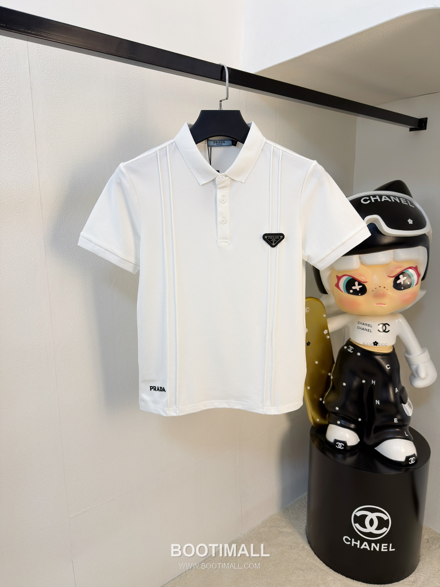 Prada Logo Pique Cotton Polo Shirt Black White 프라다 로고 피케 코튼 폴로 셔츠 블랙 화이트 2