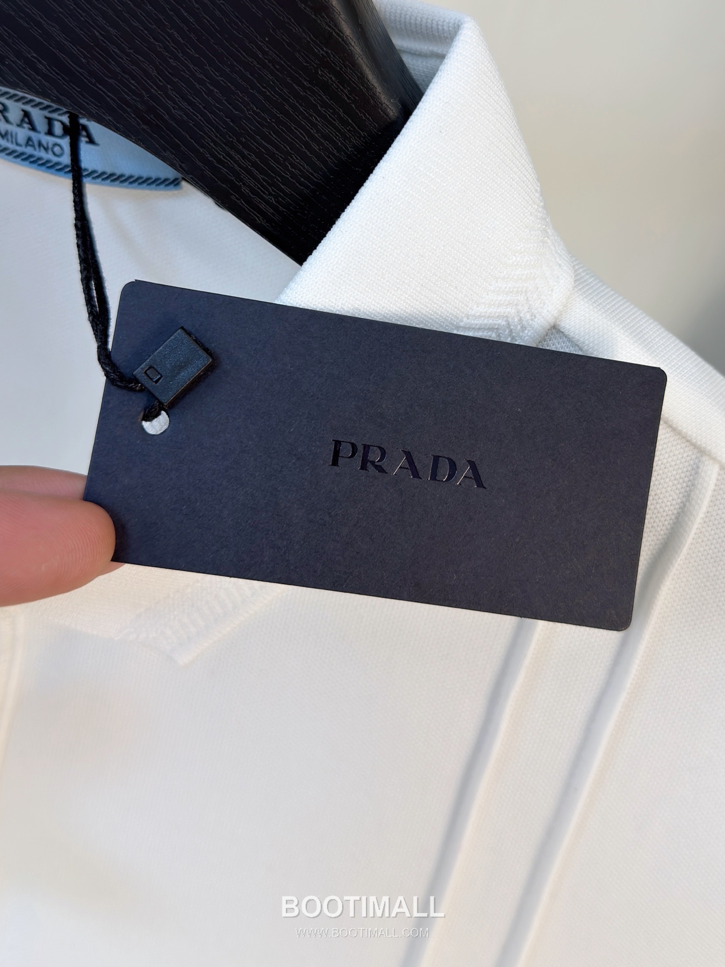 Prada Logo Pique Cotton Polo Shirt Black White 프라다 로고 피케 코튼 폴로 셔츠 블랙 화이트 5