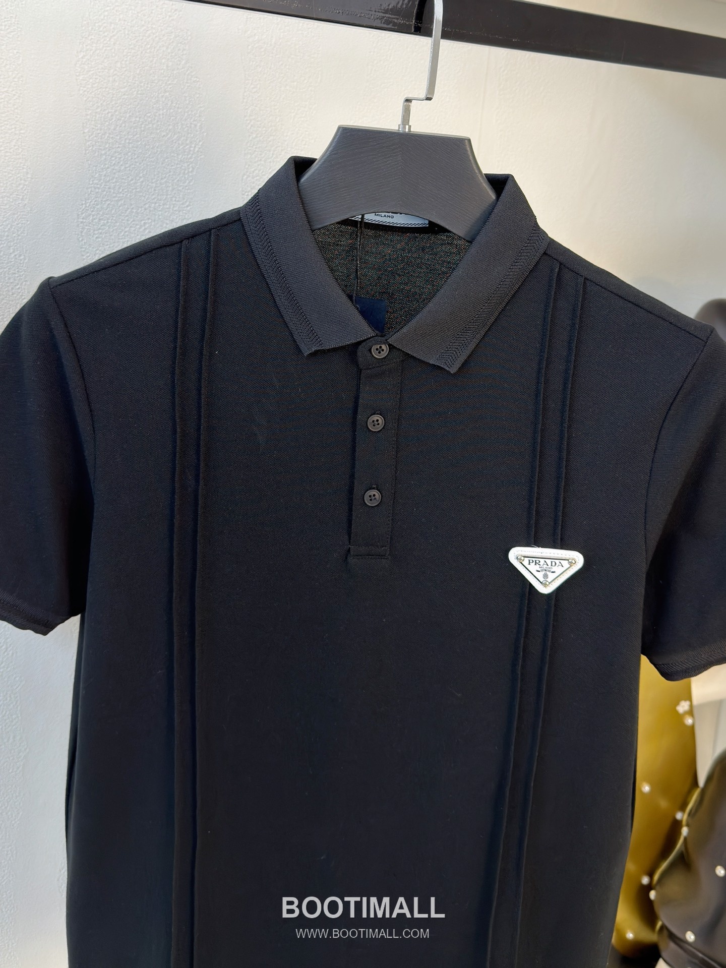 Prada Logo Pique Cotton Polo Shirt Black White 프라다 로고 피케 코튼 폴로 셔츠 블랙 화이트 2