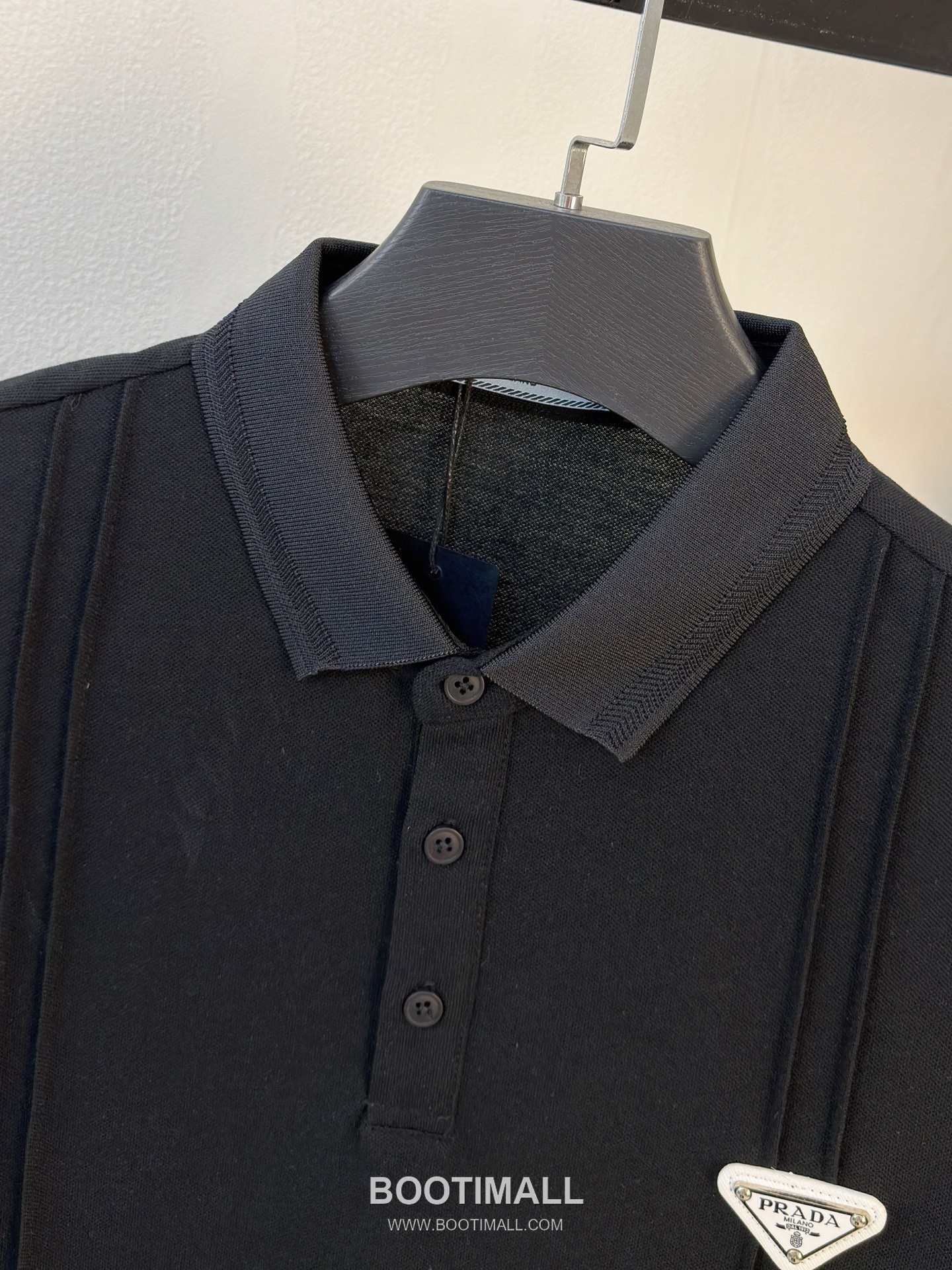 Prada Logo Pique Cotton Polo Shirt Black White 프라다 로고 피케 코튼 폴로 셔츠 블랙 화이트 3