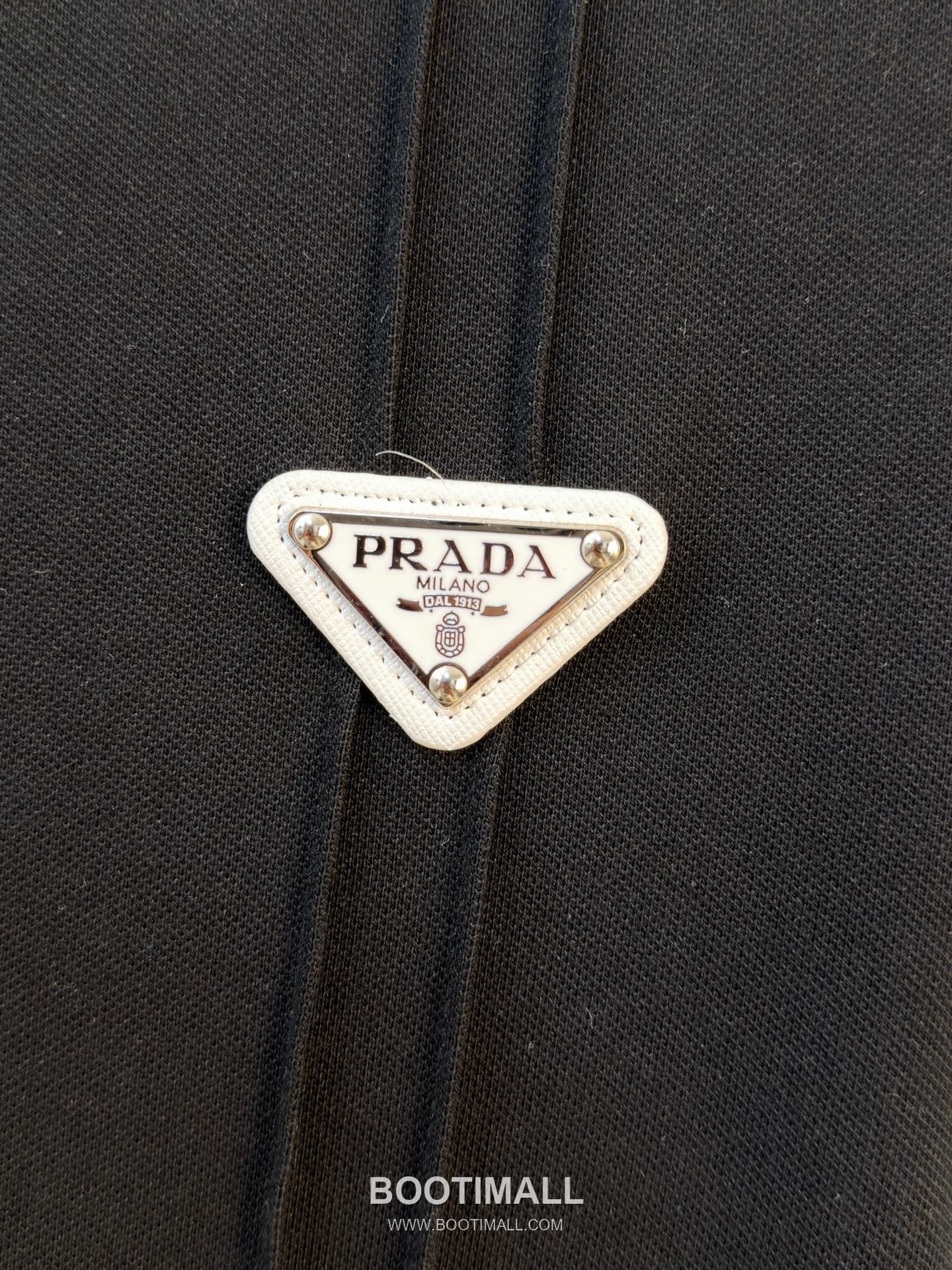Prada Logo Pique Cotton Polo Shirt Black White 프라다 로고 피케 코튼 폴로 셔츠 블랙 화이트 5