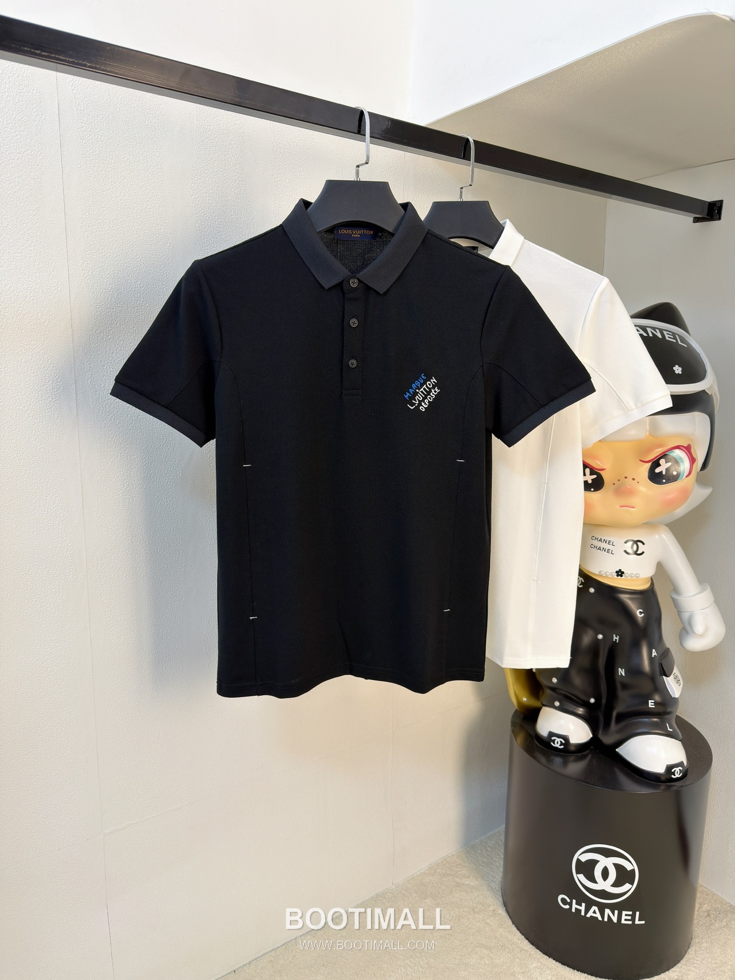 Louis Vuitton Logo Pique Cotton Polo Shirt White 루이비통 로고 피케 코튼 폴로 셔츠 화이트 1