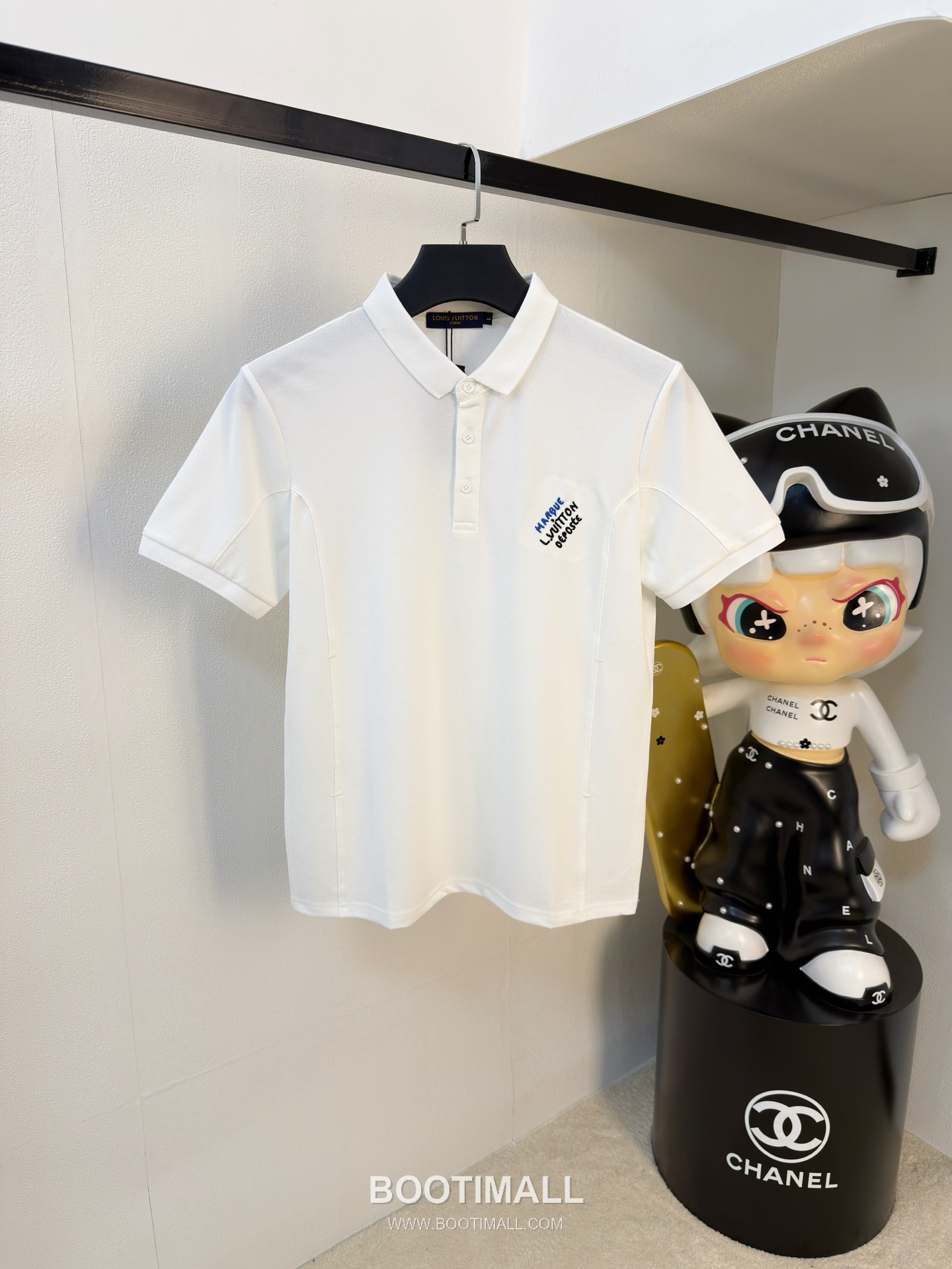 Louis Vuitton Logo Pique Cotton Polo Shirt White 루이비통 로고 피케 코튼 폴로 셔츠 화이트 1