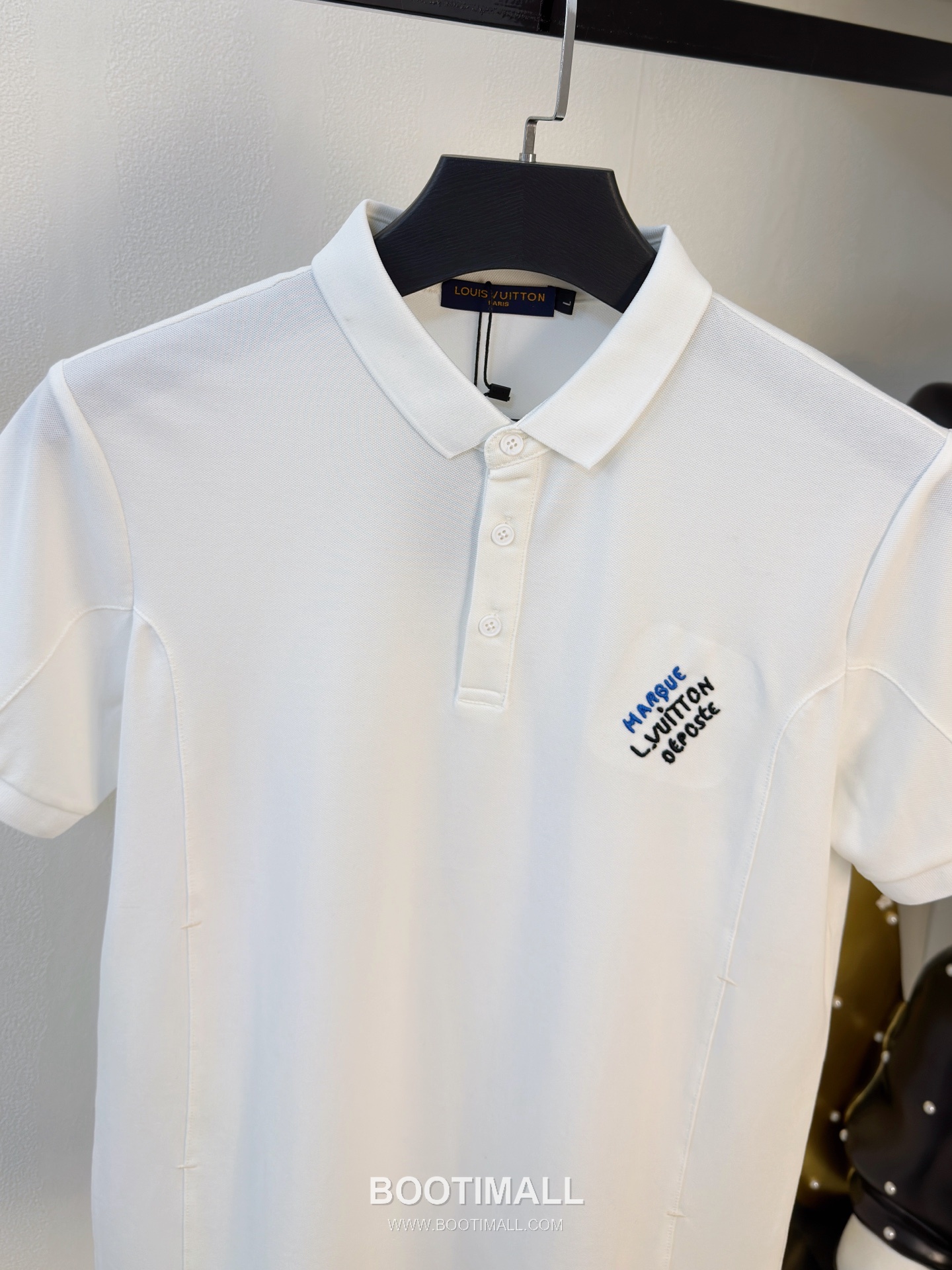 Louis Vuitton Logo Pique Cotton Polo Shirt White 루이비통 로고 피케 코튼 폴로 셔츠 화이트 2