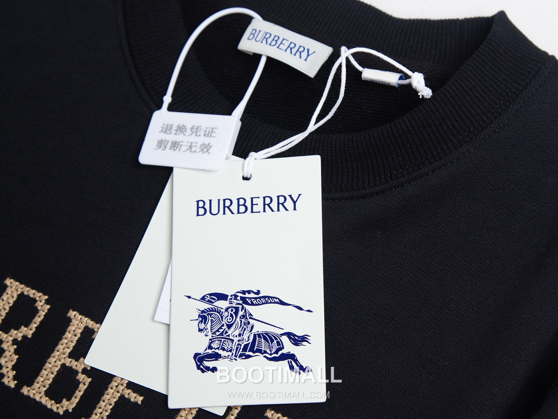 Burberry Equestrian Knight Embroidery Crew Neck Sweatshirt Black White 버버리 전마자수 라운드넥 맨투맨 블랙 화이트 4