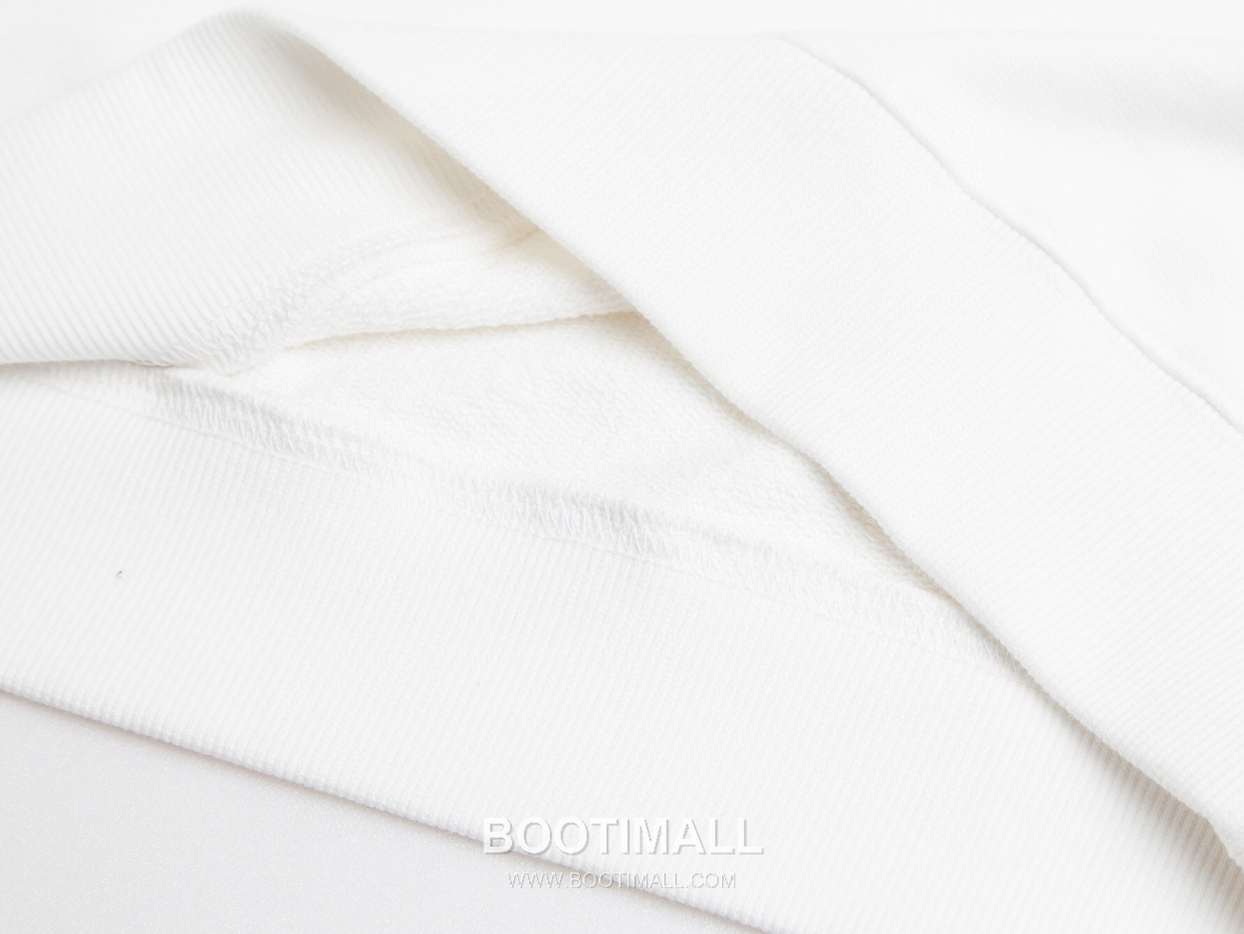 Burberry Equestrian Knight Embroidery Crew Neck Sweatshirt Black White 버버리 전마자수 라운드넥 맨투맨 블랙 화이트 8