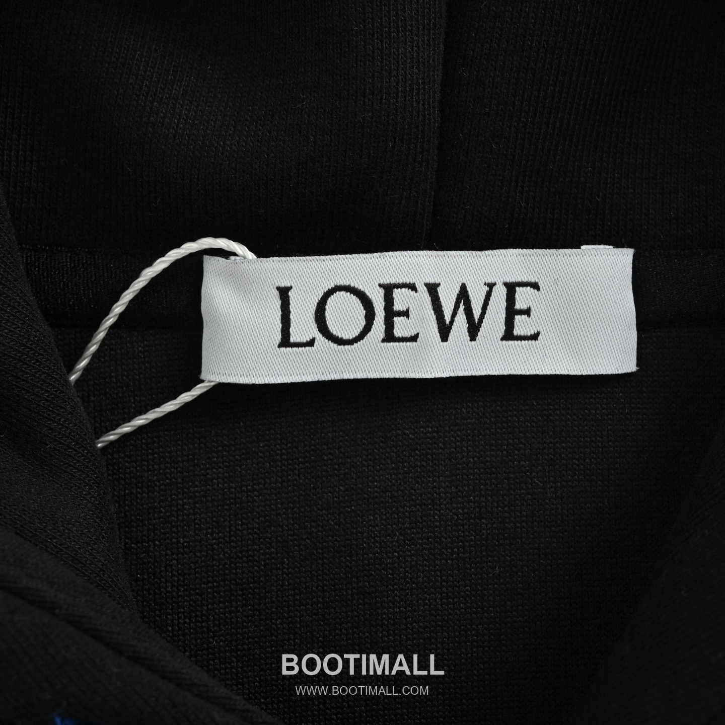 Loewe On Running Collaboration Pocket Logo Hoodie Navy Blue 로에베 온 러닝 컬래버레이션 포켓 로고 후드 네이비 블루 5