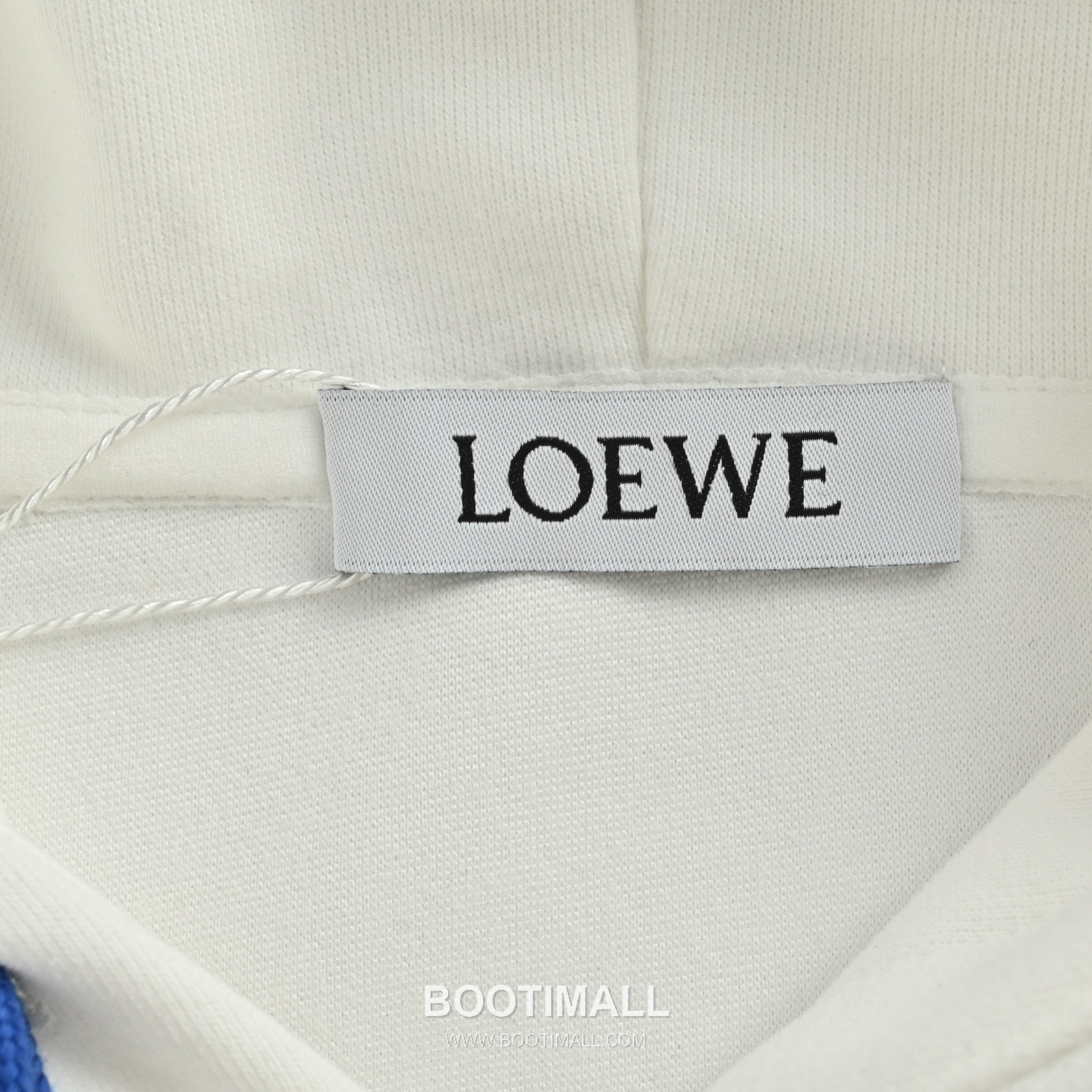 Loewe On Running Collaboration Pocket Logo Hoodie Navy Blue 로에베 온 러닝 컬래버레이션 포켓 로고 후드 네이비 블루 5