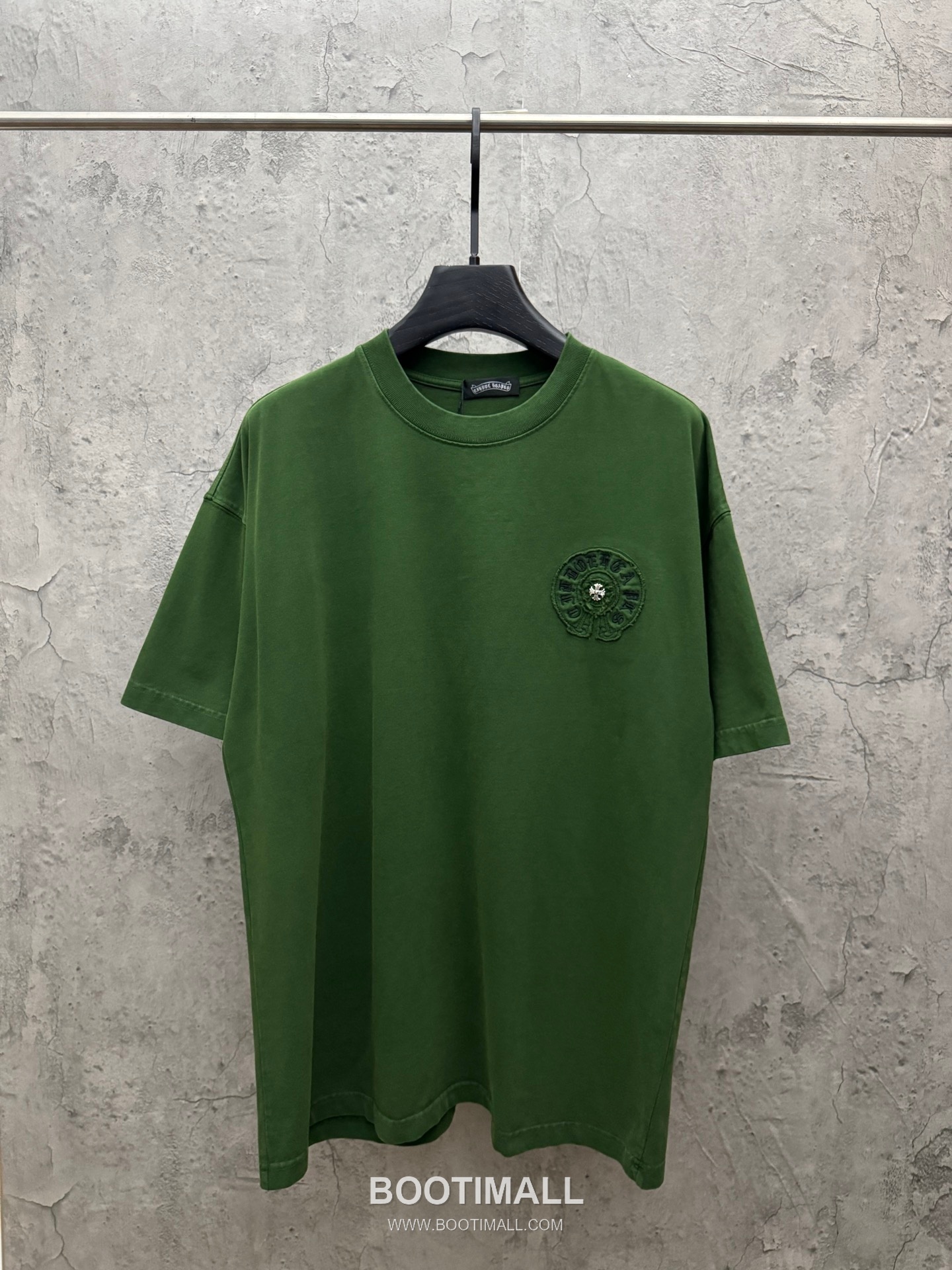 Chrome Hearts Embroidered Cross Logo Cotton Short Sleeve T-Shirt 크롬하츠 자수 크로스 로고 코튼 반팔 티셔츠 1