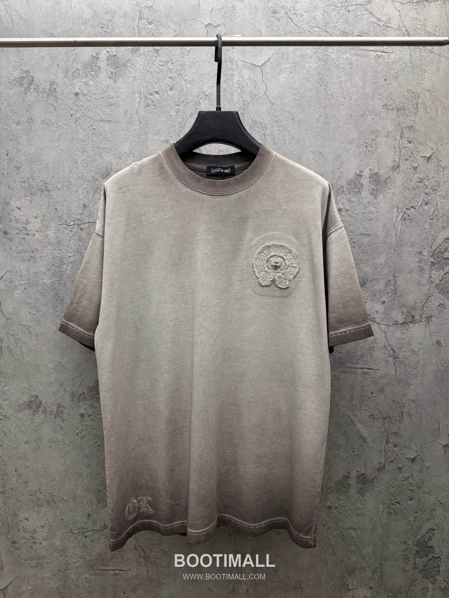 Chrome Hearts Embroidered Logo Washed Cotton Short Sleeve T-Shirt 크롬하츠 엠보 로고 워싱 코튼 반팔 티셔츠 1
