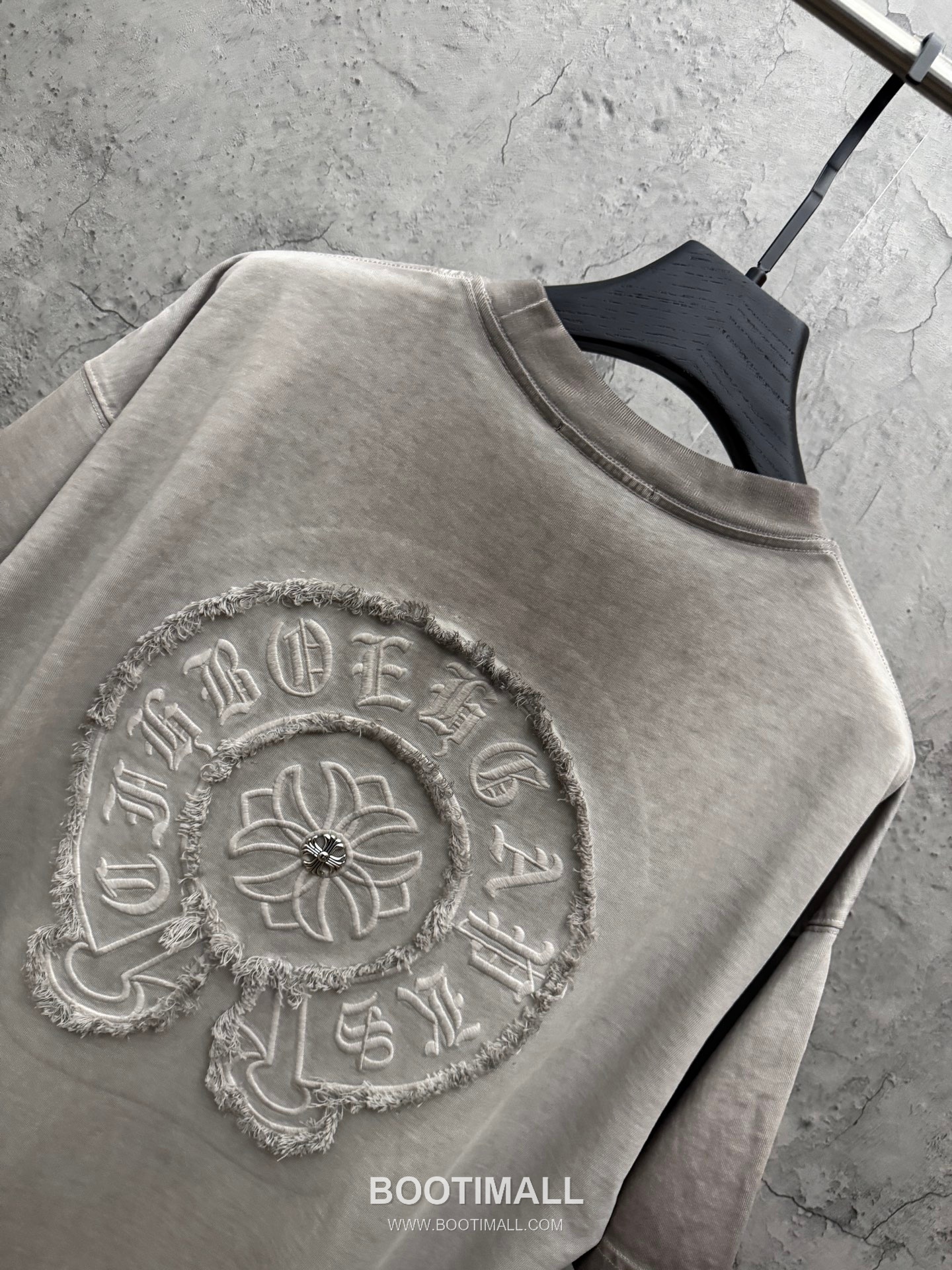 Chrome Hearts Embroidered Logo Washed Cotton Short Sleeve T-Shirt 크롬하츠 엠보 로고 워싱 코튼 반팔 티셔츠 4