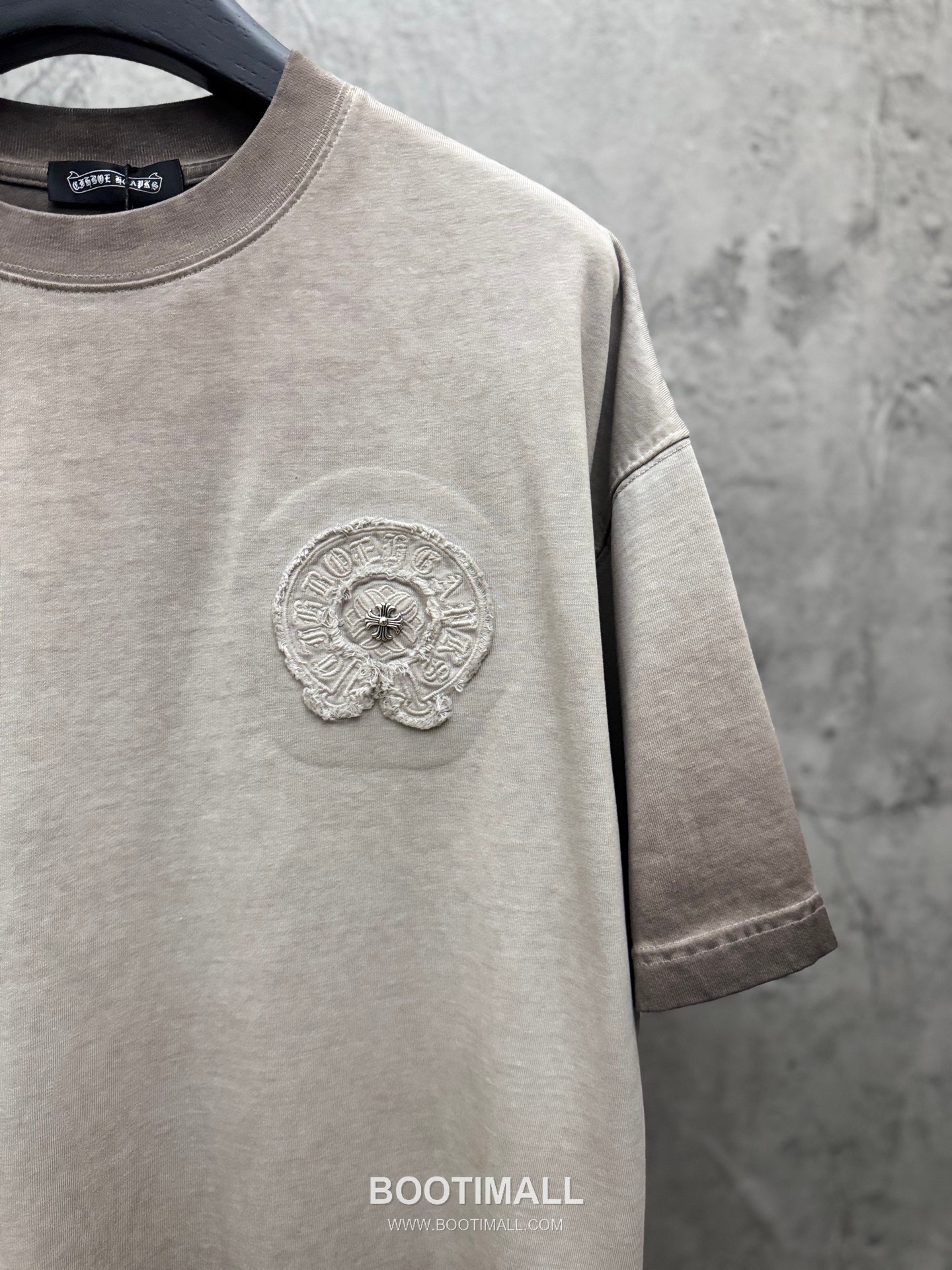 Chrome Hearts Embroidered Logo Washed Cotton Short Sleeve T-Shirt 크롬하츠 엠보 로고 워싱 코튼 반팔 티셔츠 5