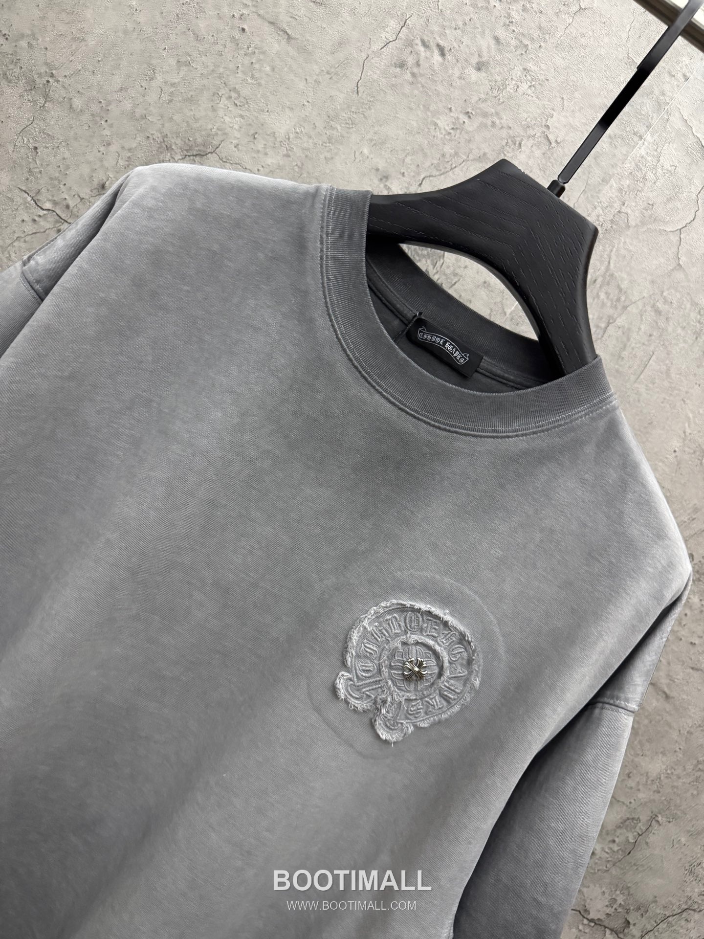 Chrome Hearts 2026 Spring Embroidered Washed Cotton Short Sleeve T-Shirt 크롬하츠 2026 봄 시즌 자수 워싱 코튼 반팔 티셔츠 26-2033 3